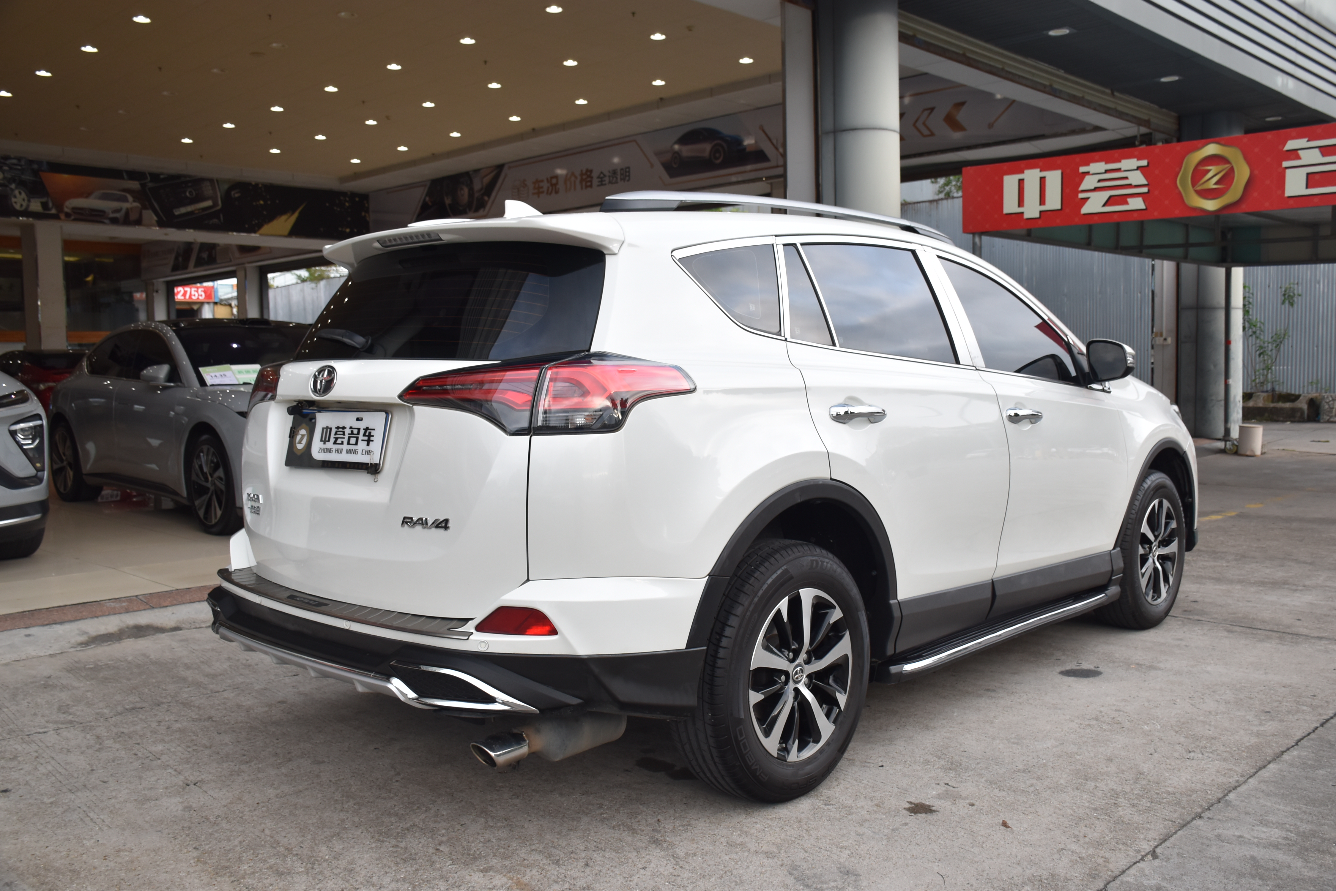 Toyota RAV4 2019 car image #5