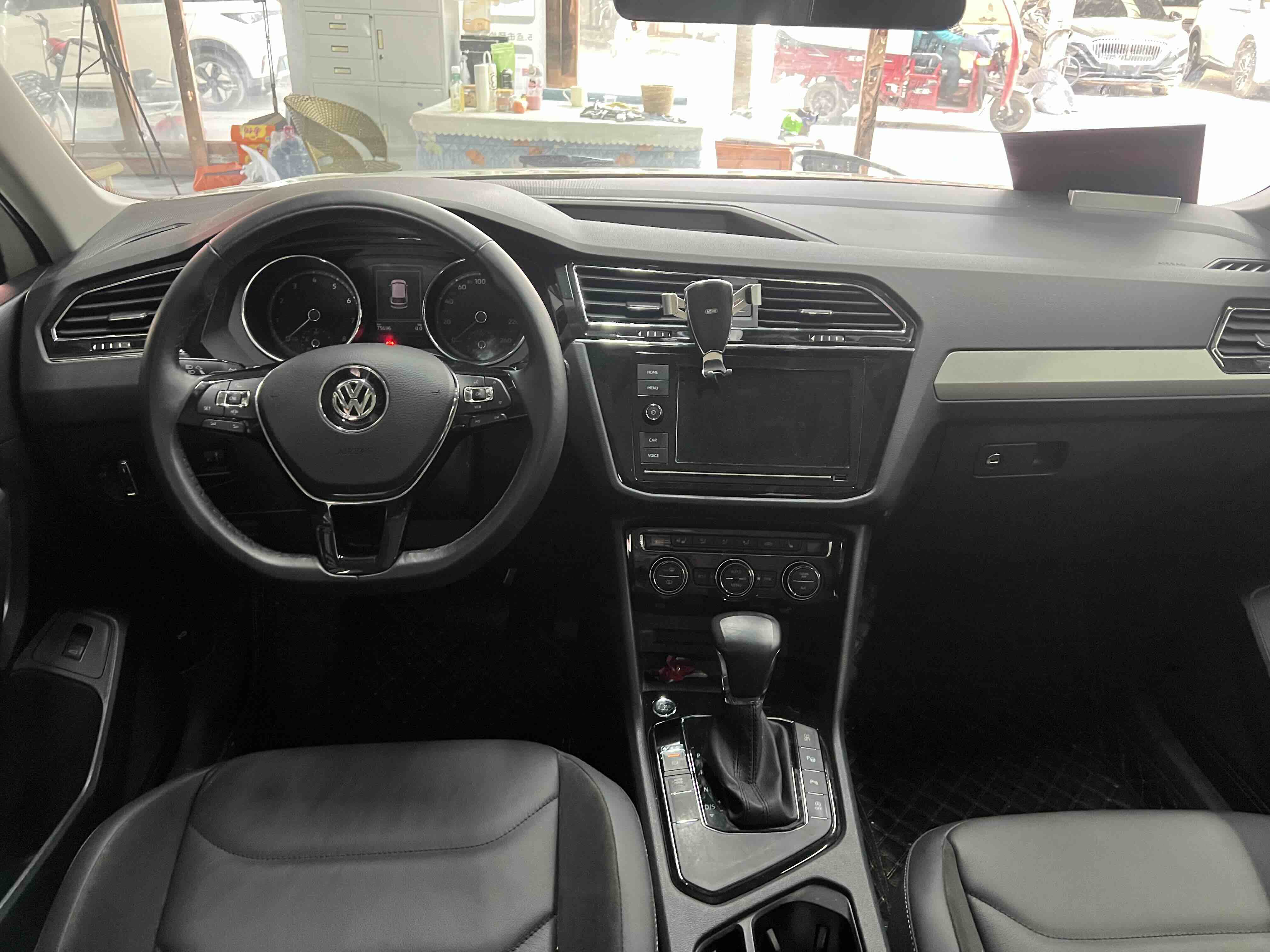 Volkswagen Tiguan L 2019 #5 Volkswagen Tiguan L 2019 car image #5