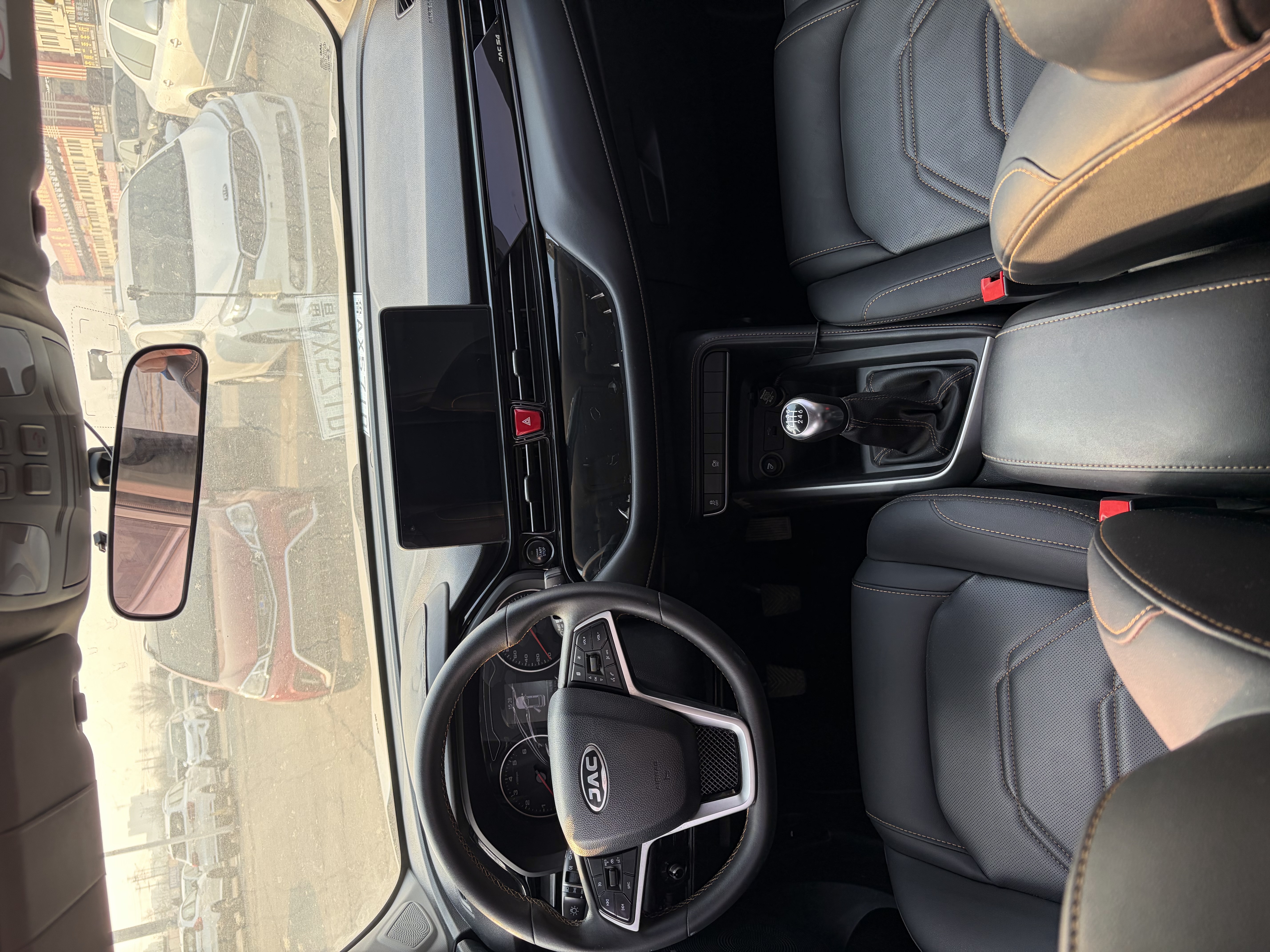 JAC 2019 car image #5