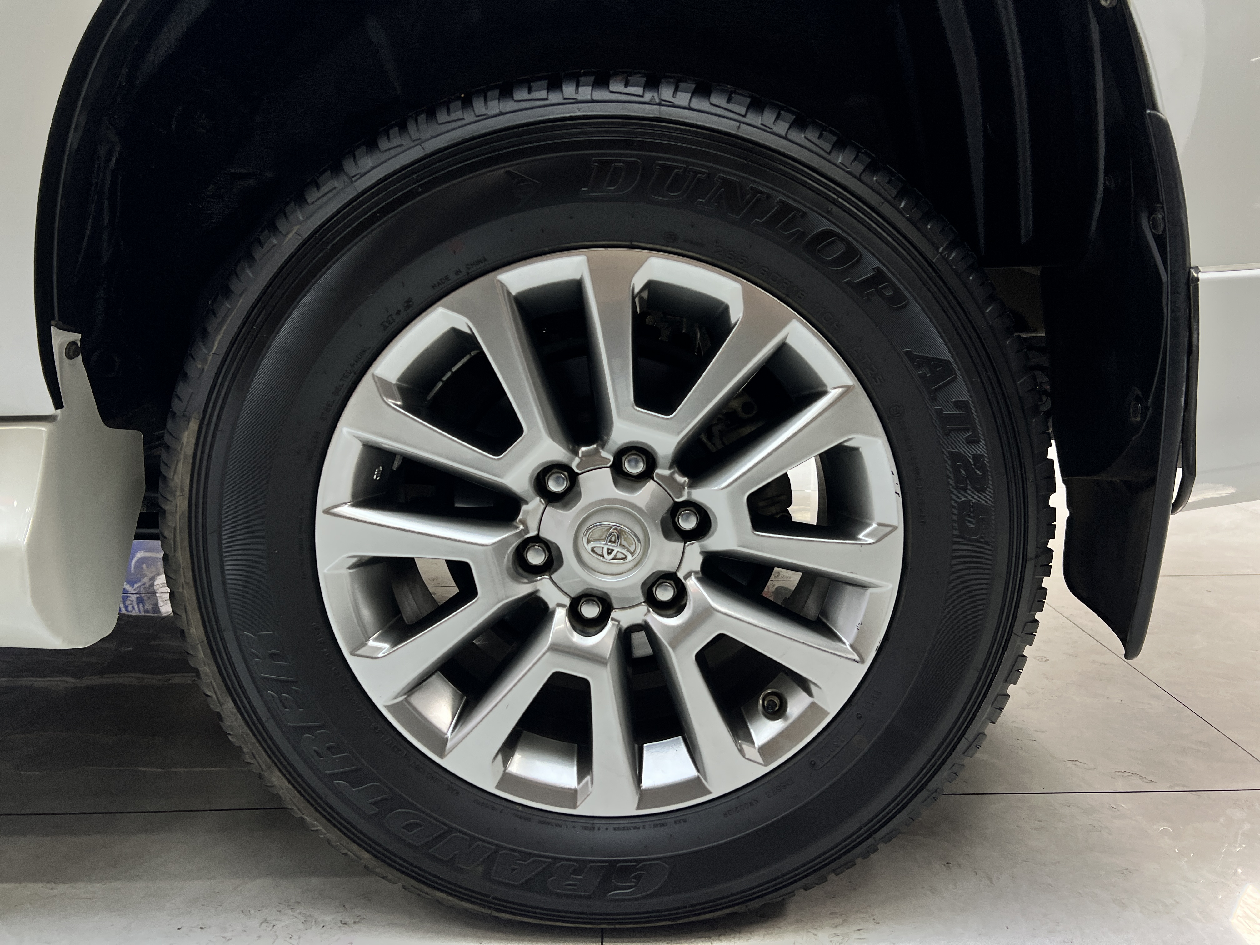 Toyota Land Cruiser Prado 2019 immagine di auto #5