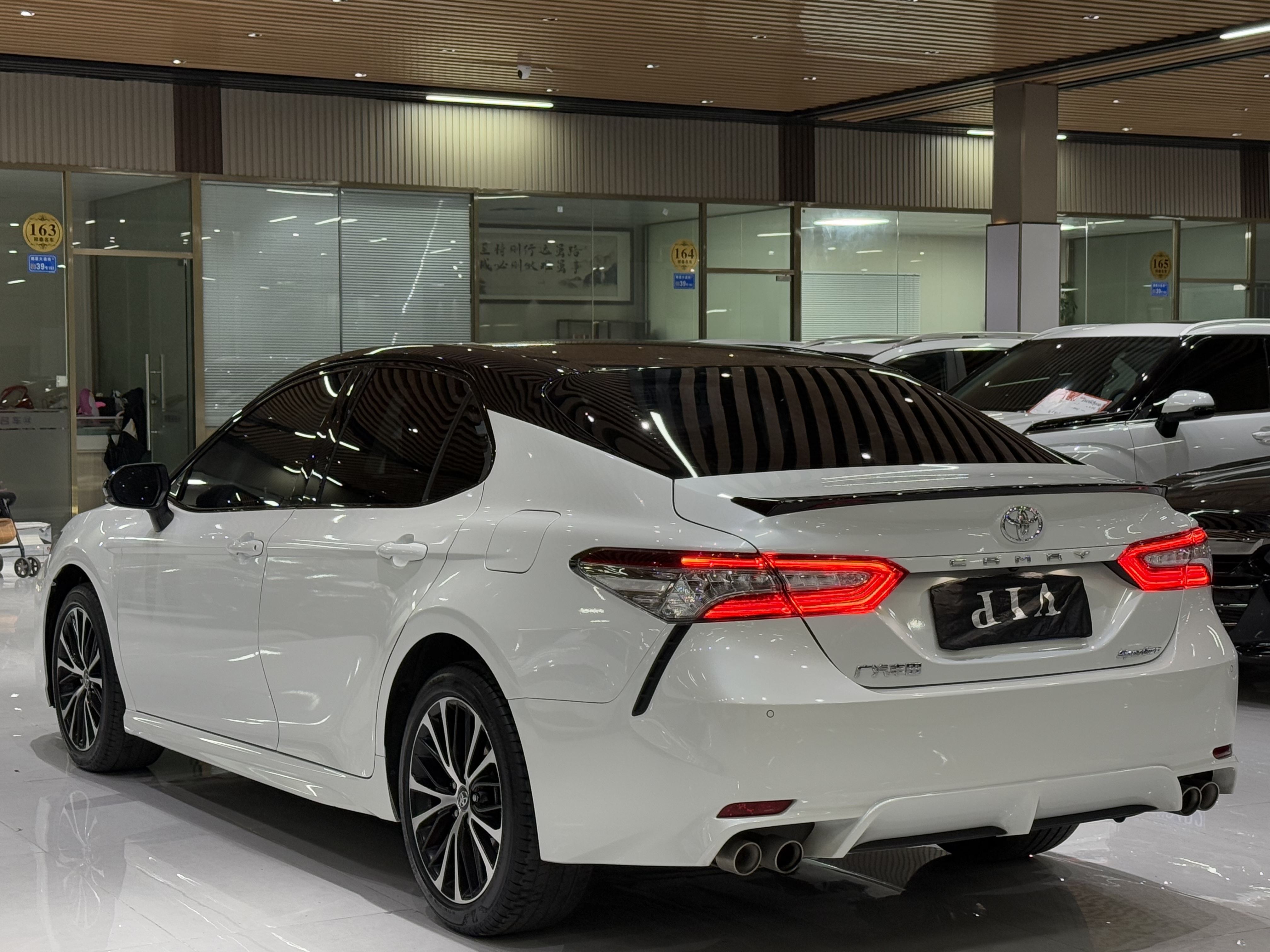 Toyota Camry 2020 car image #5