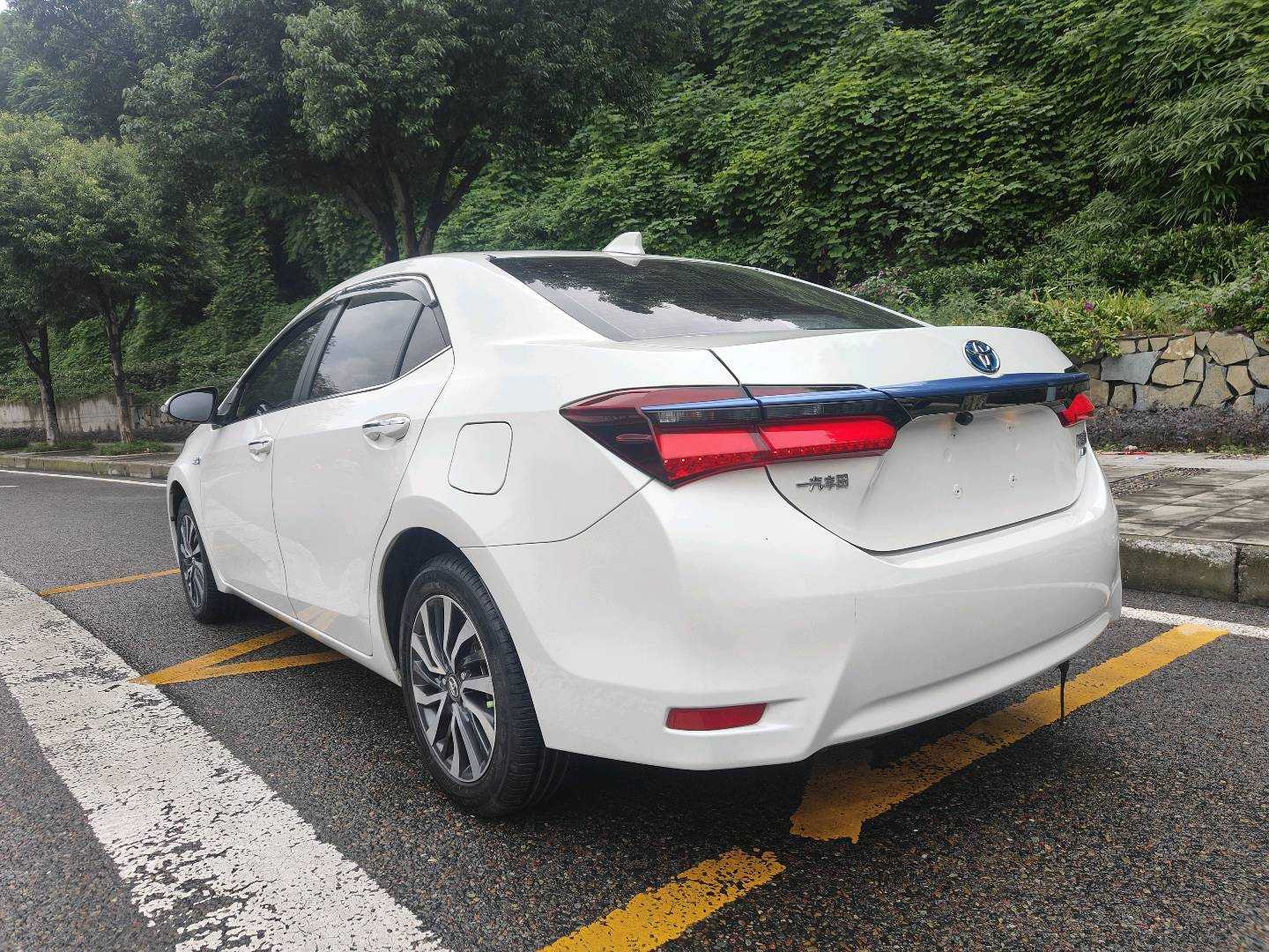 Toyota Corolla Hybird E+ 2020 immagine di auto #5