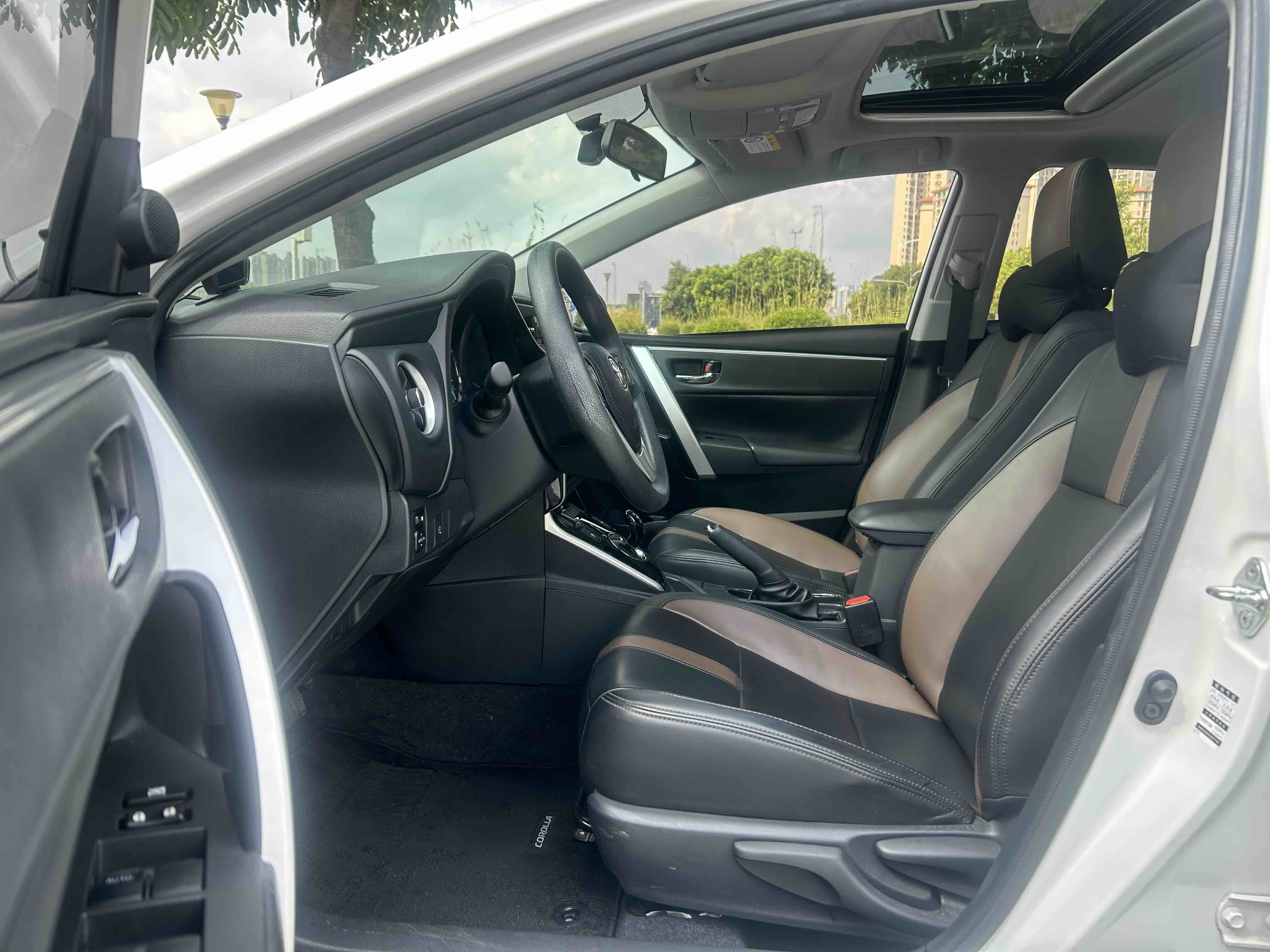 Toyota Corolla Hybird E+ 2022 immagine di auto #5