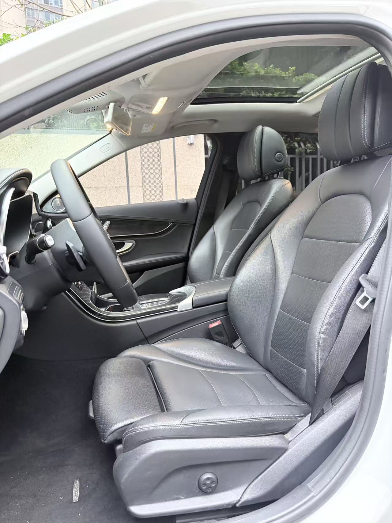 Mercedes-Benz C Class 2018 car image #5