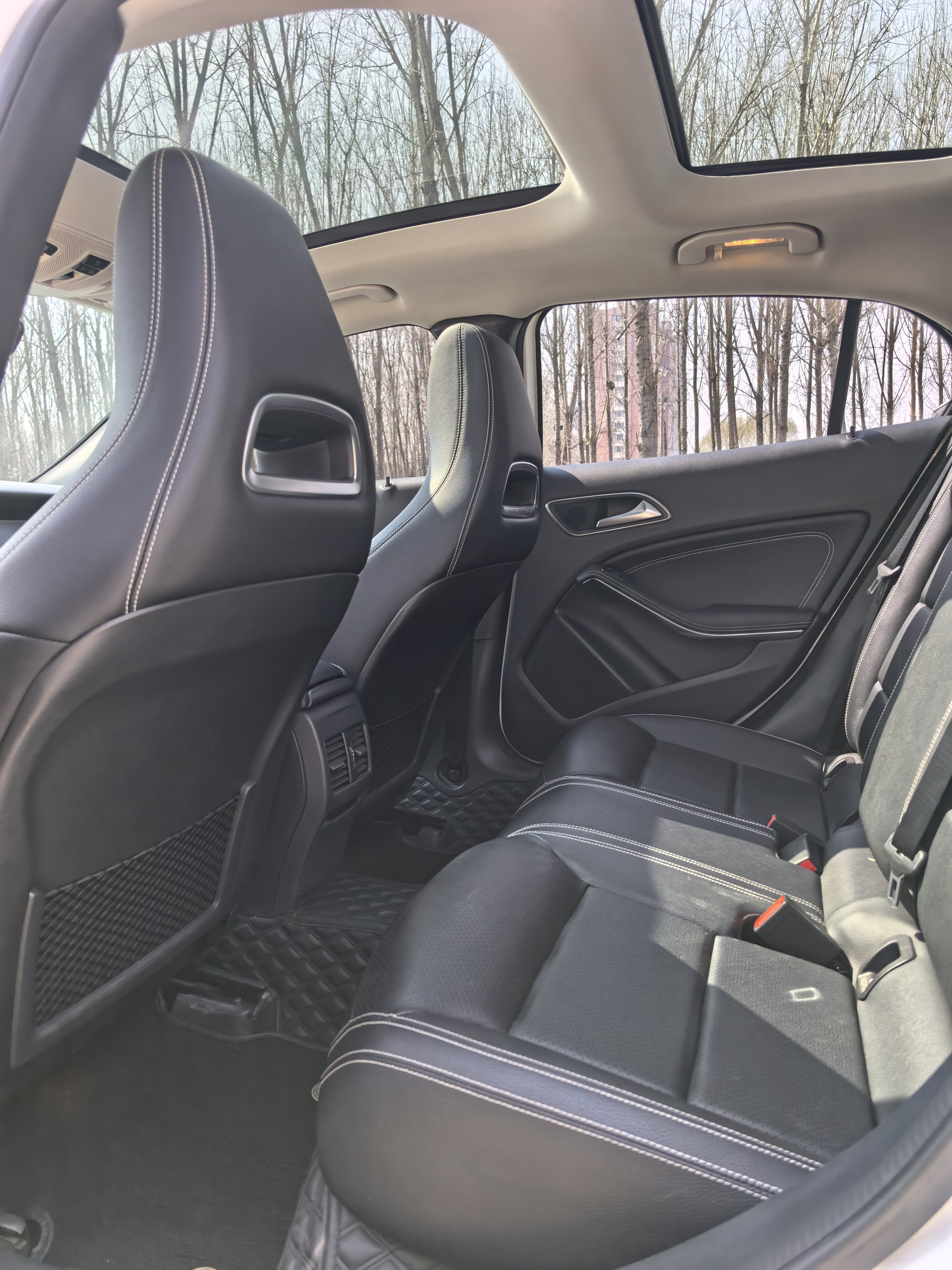 Mercedes-Benz GLA Class 2019 car image #5