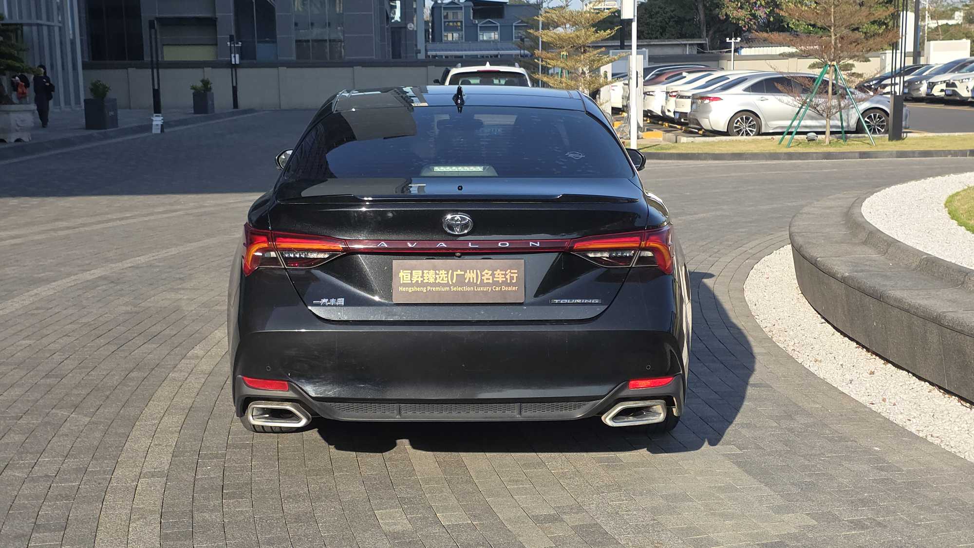 Toyota Avalon 2019 car image #5