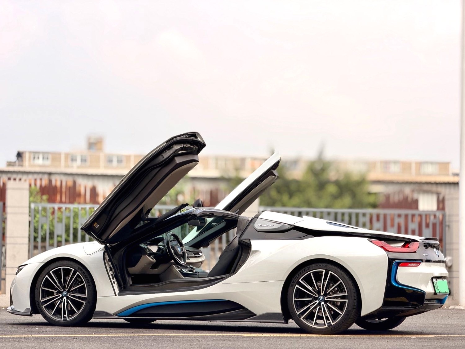 BMW i8 2020 car image #5