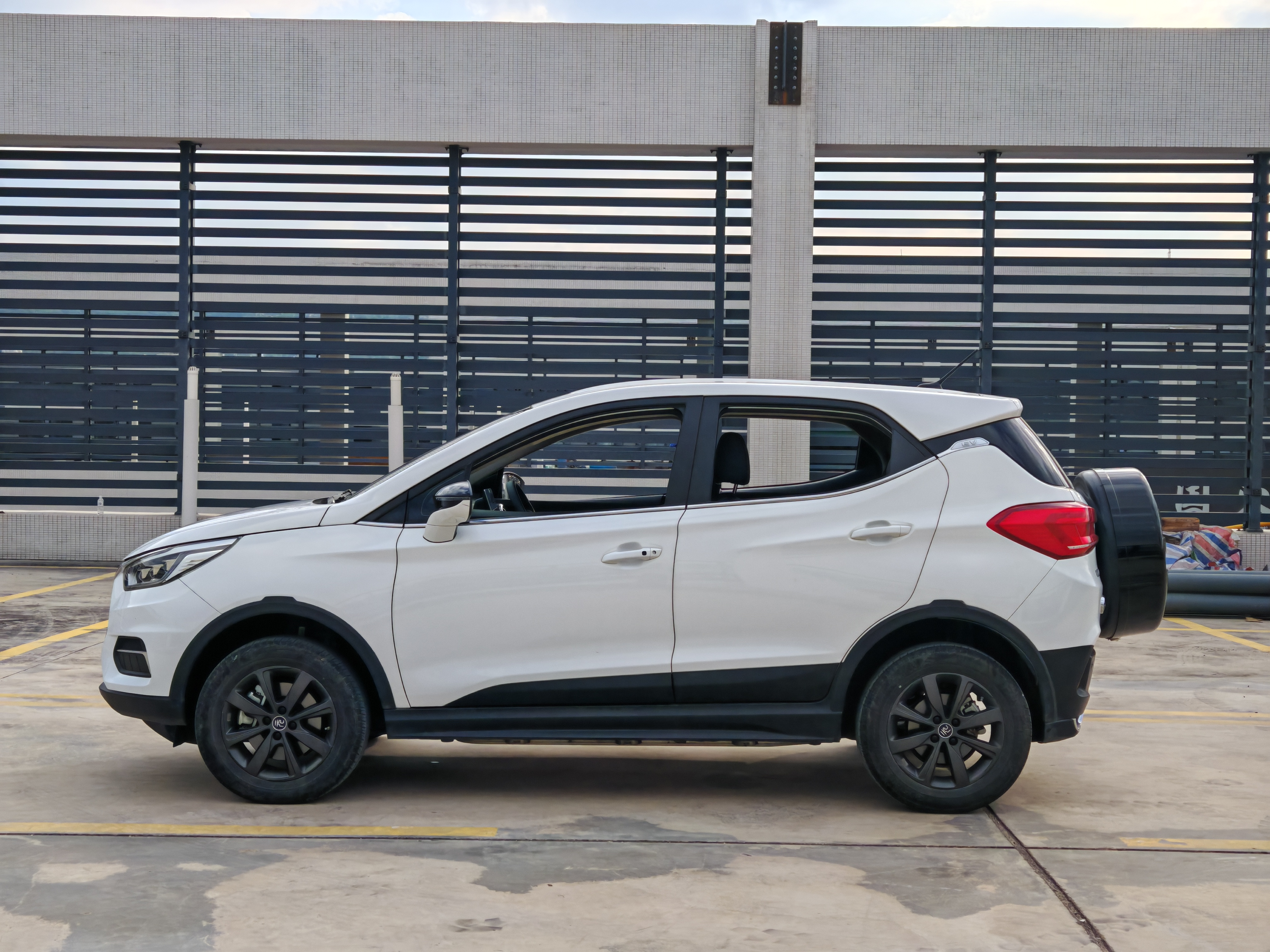 BYD Yuan New Energy 2020 car image #5