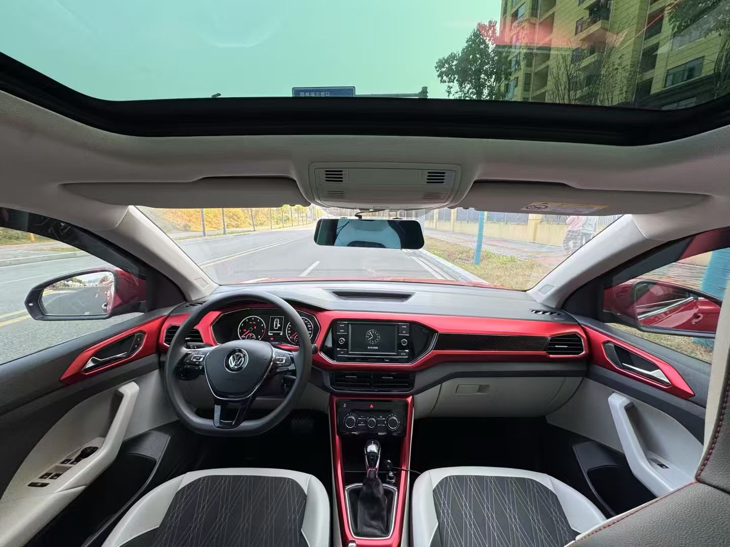 Volkswagen T-Cross 2020 immagine di auto #5