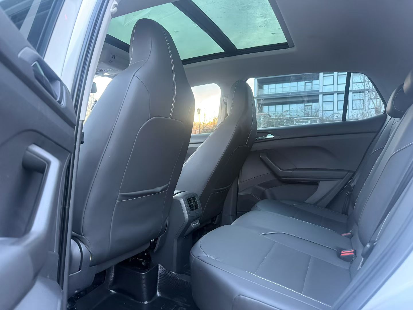 Volkswagen T-Cross 2019 car image #5