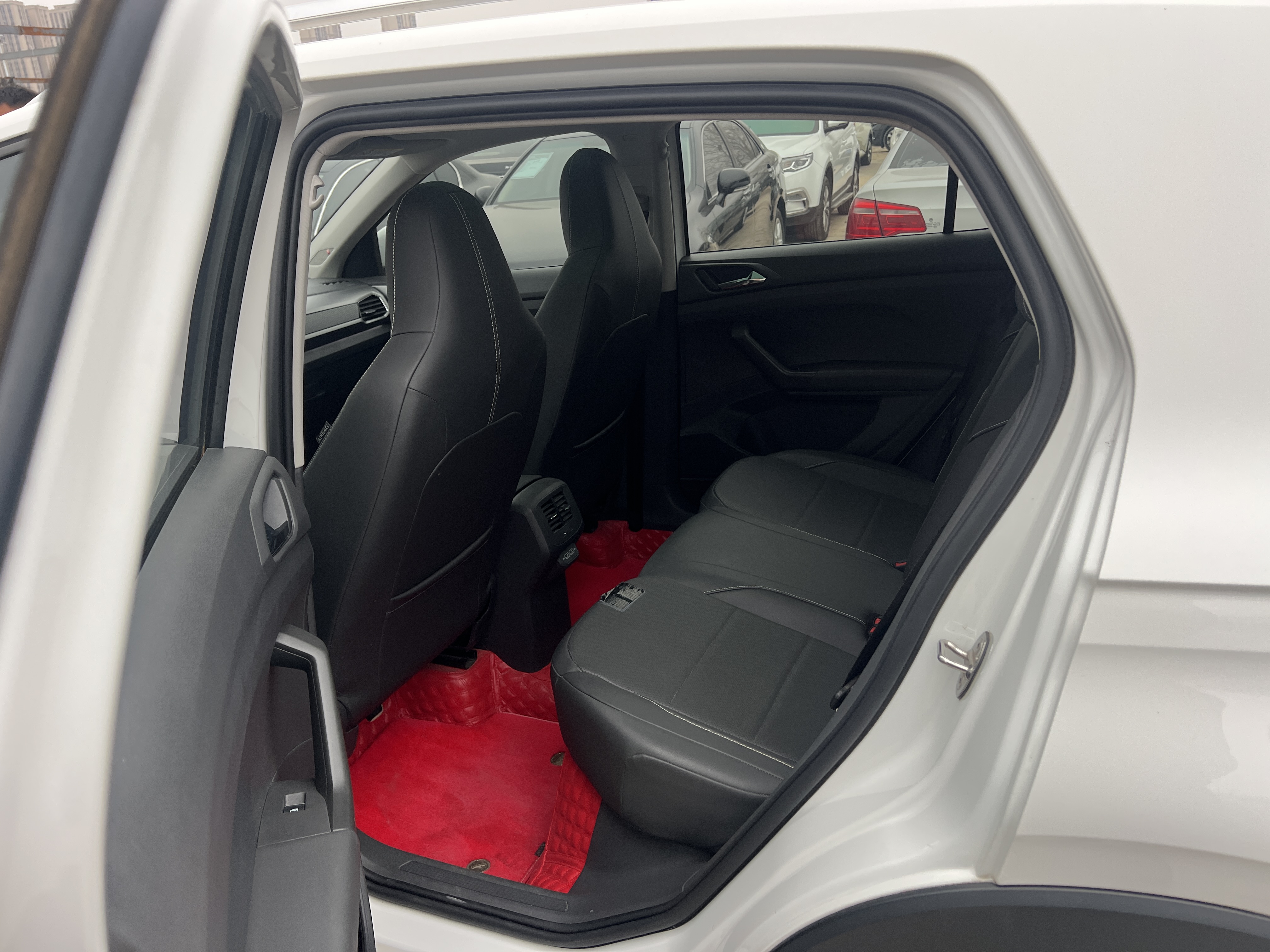 Volkswagen T-Cross 2019 #5 Volkswagen T-Cross 2019 car image #5