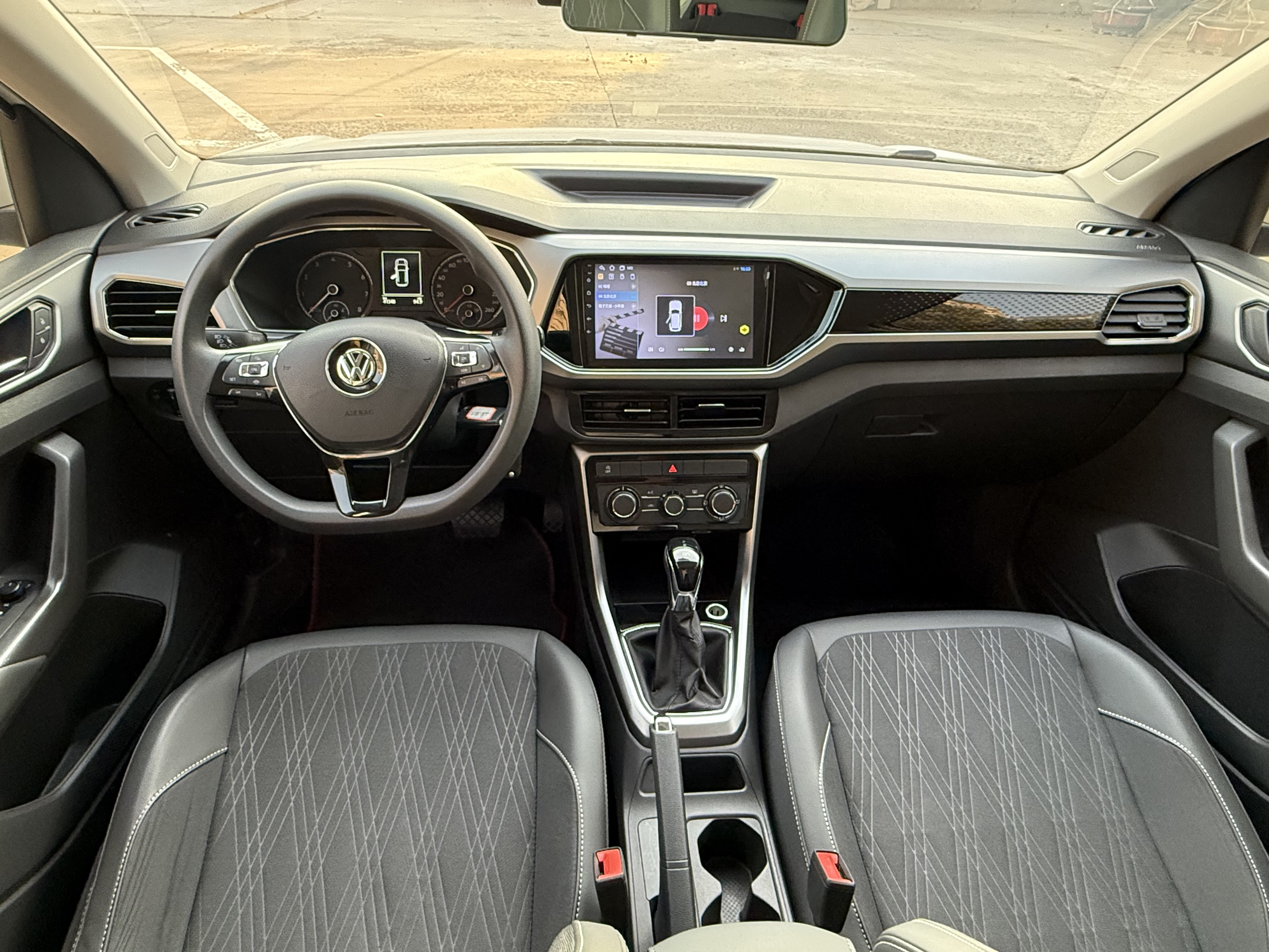 Volkswagen T-Cross 2020 car image #5