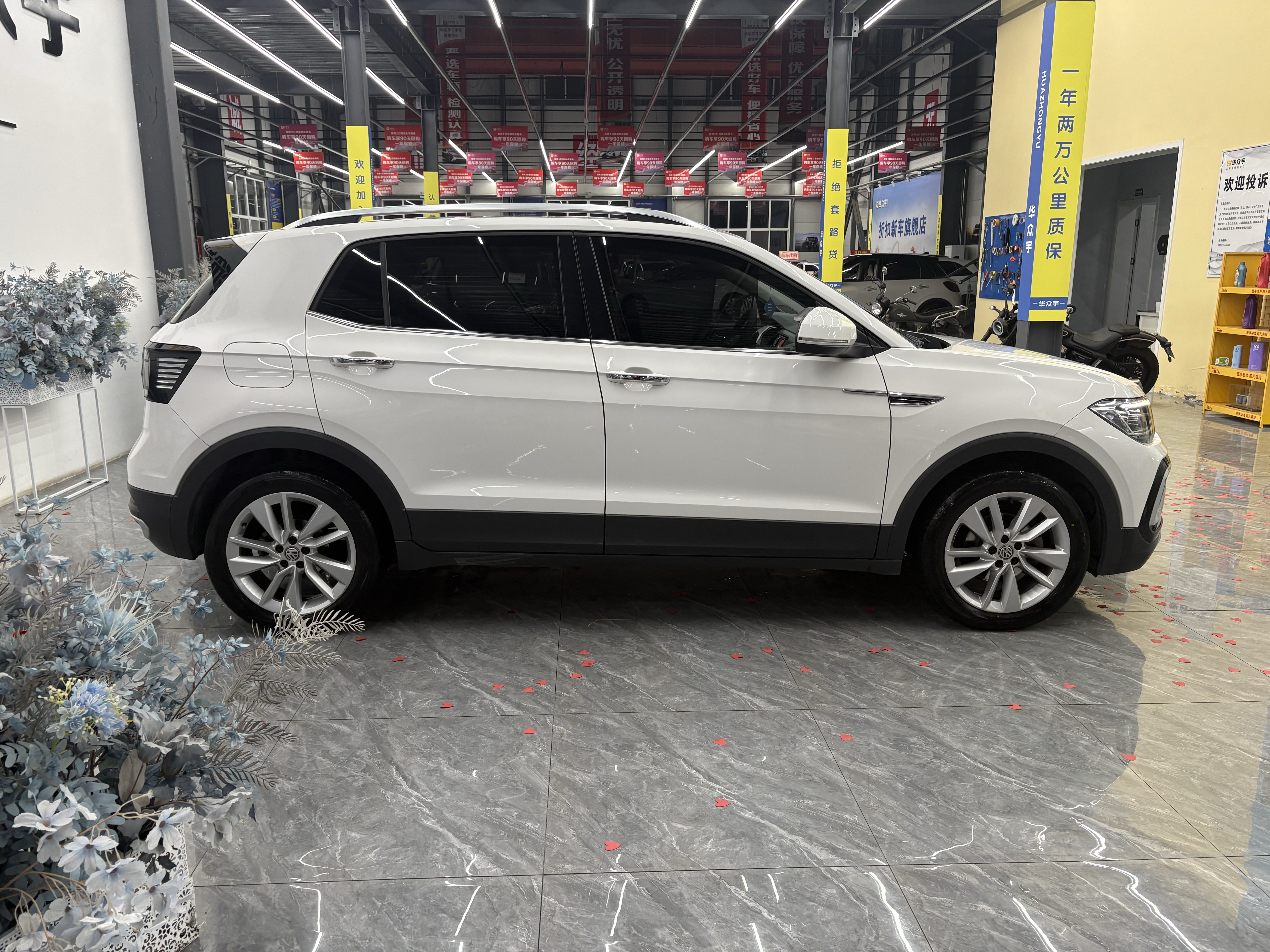 Volkswagen T-Cross 2020 car image #5