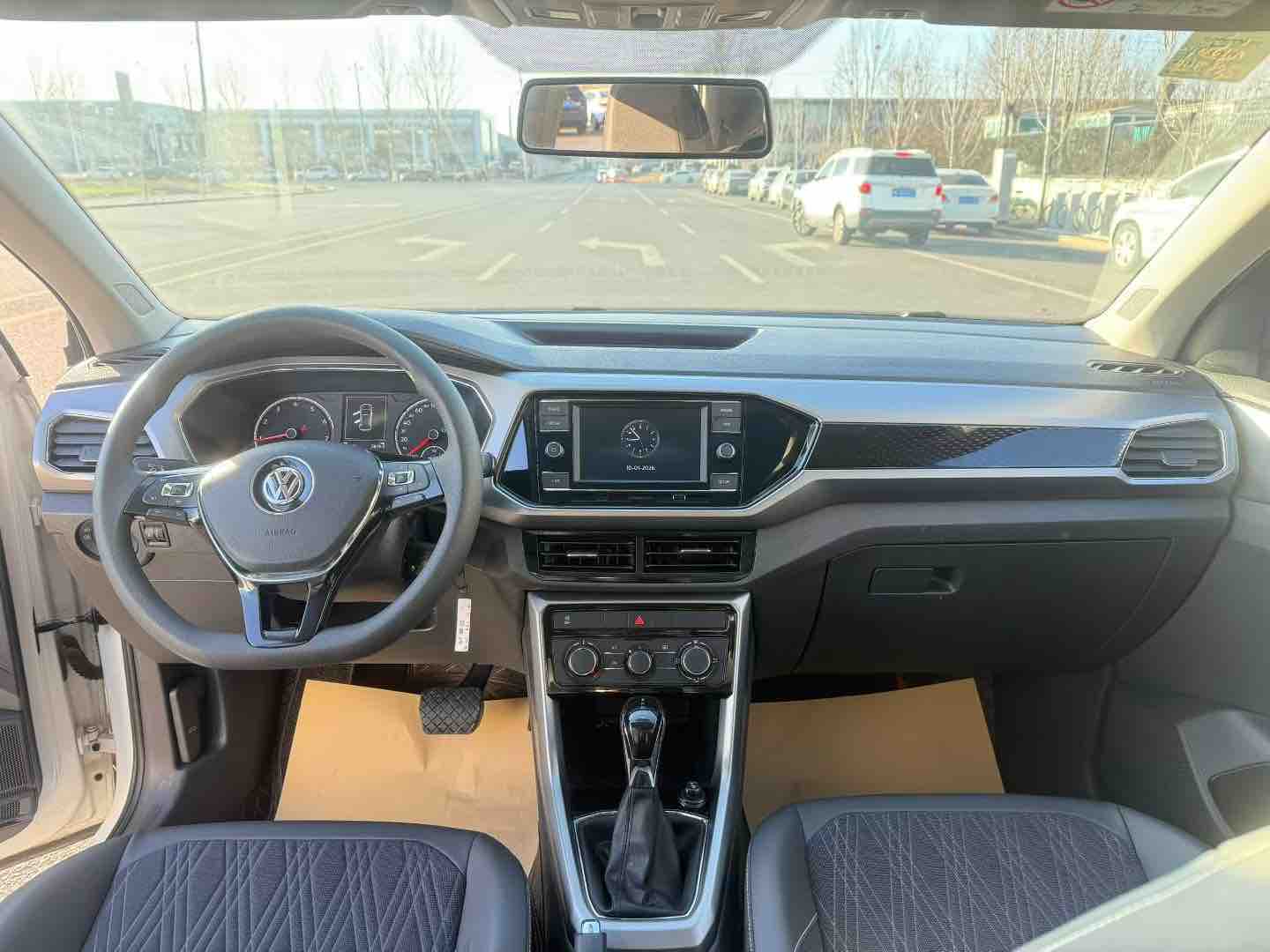 Volkswagen T-Cross 2019 #5 Volkswagen T-Cross 2019 car image #5