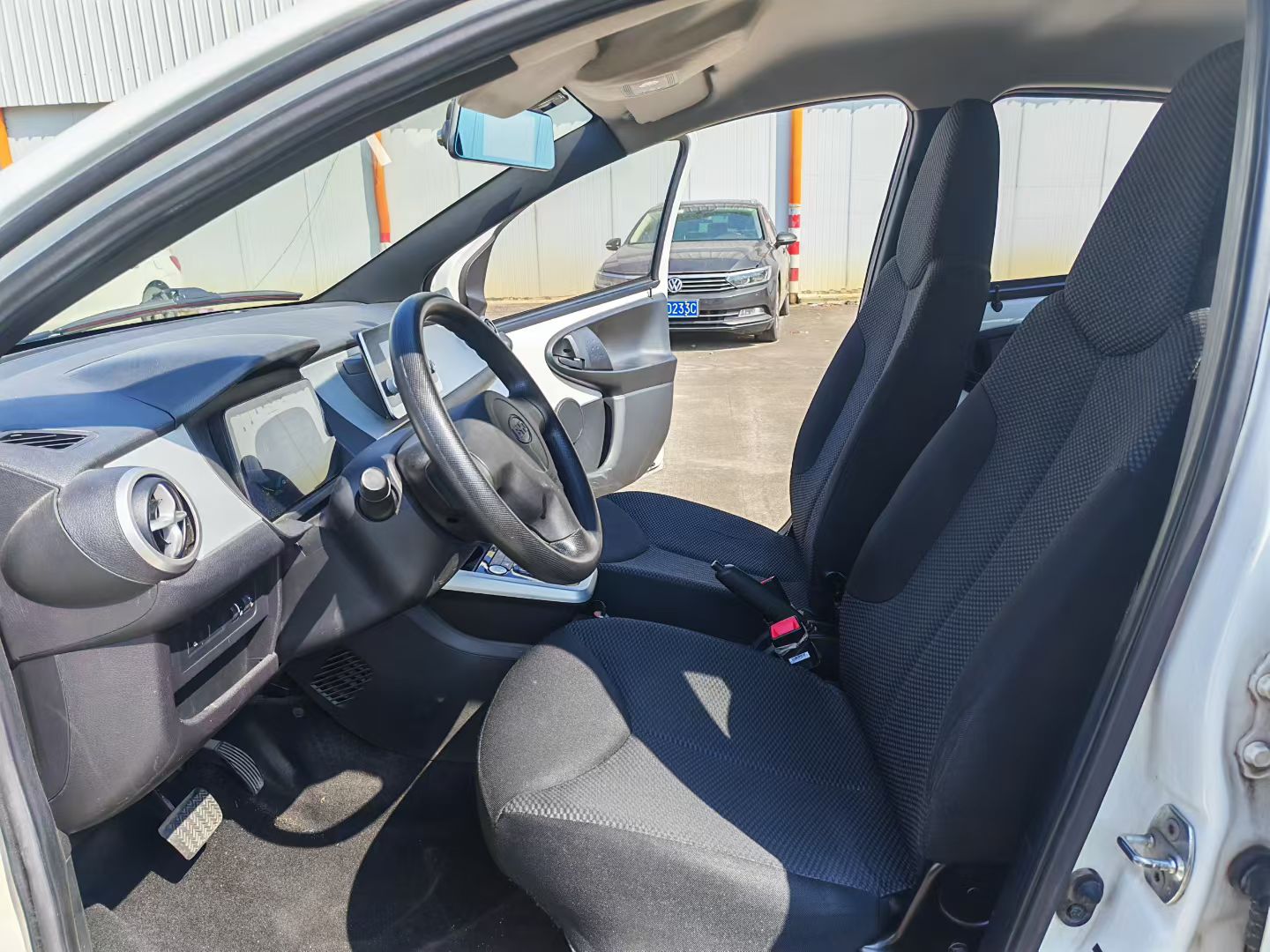 BYD e1 2019 car image #5