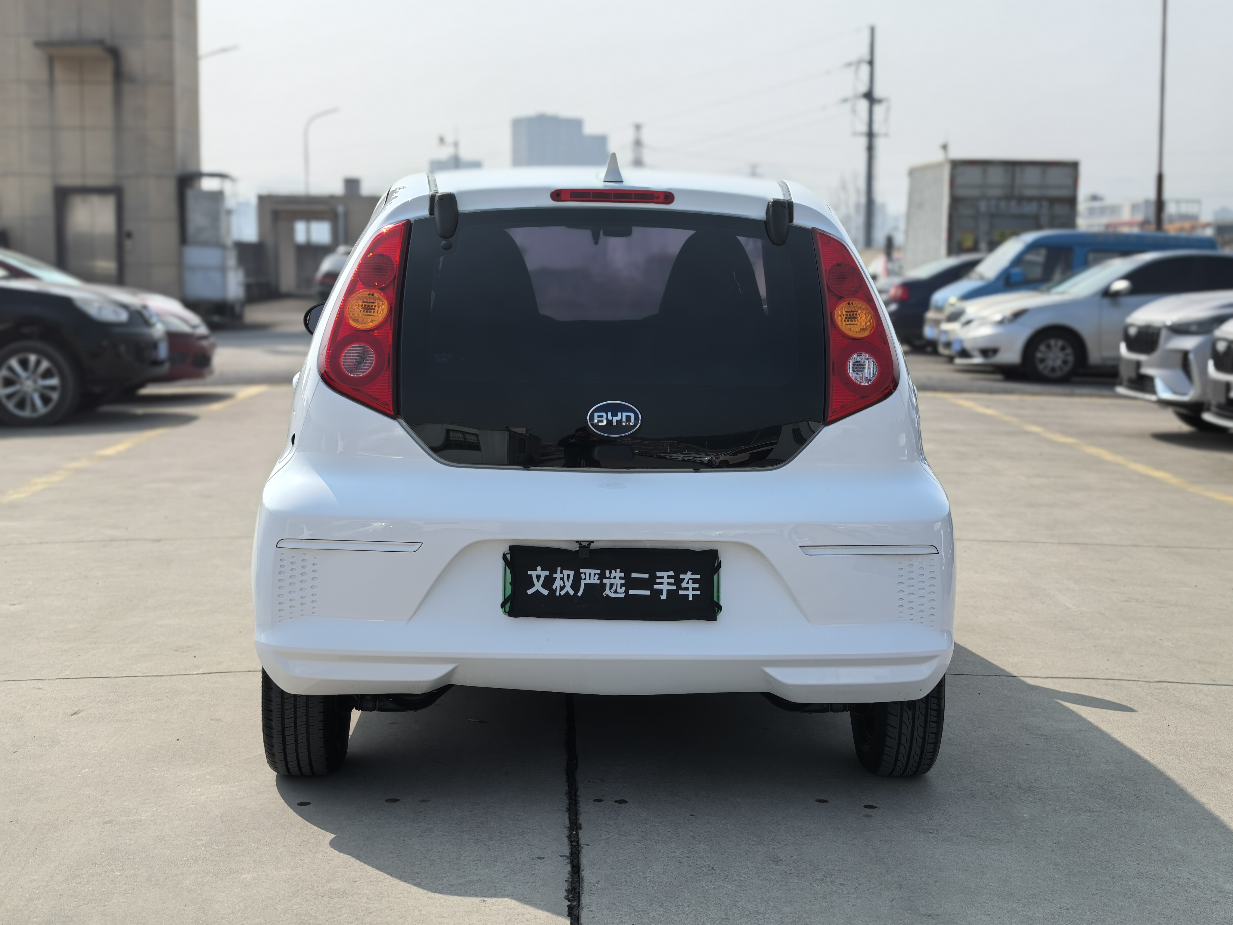 BYD e1 2019 #5 BYD e1 2019 car image #5