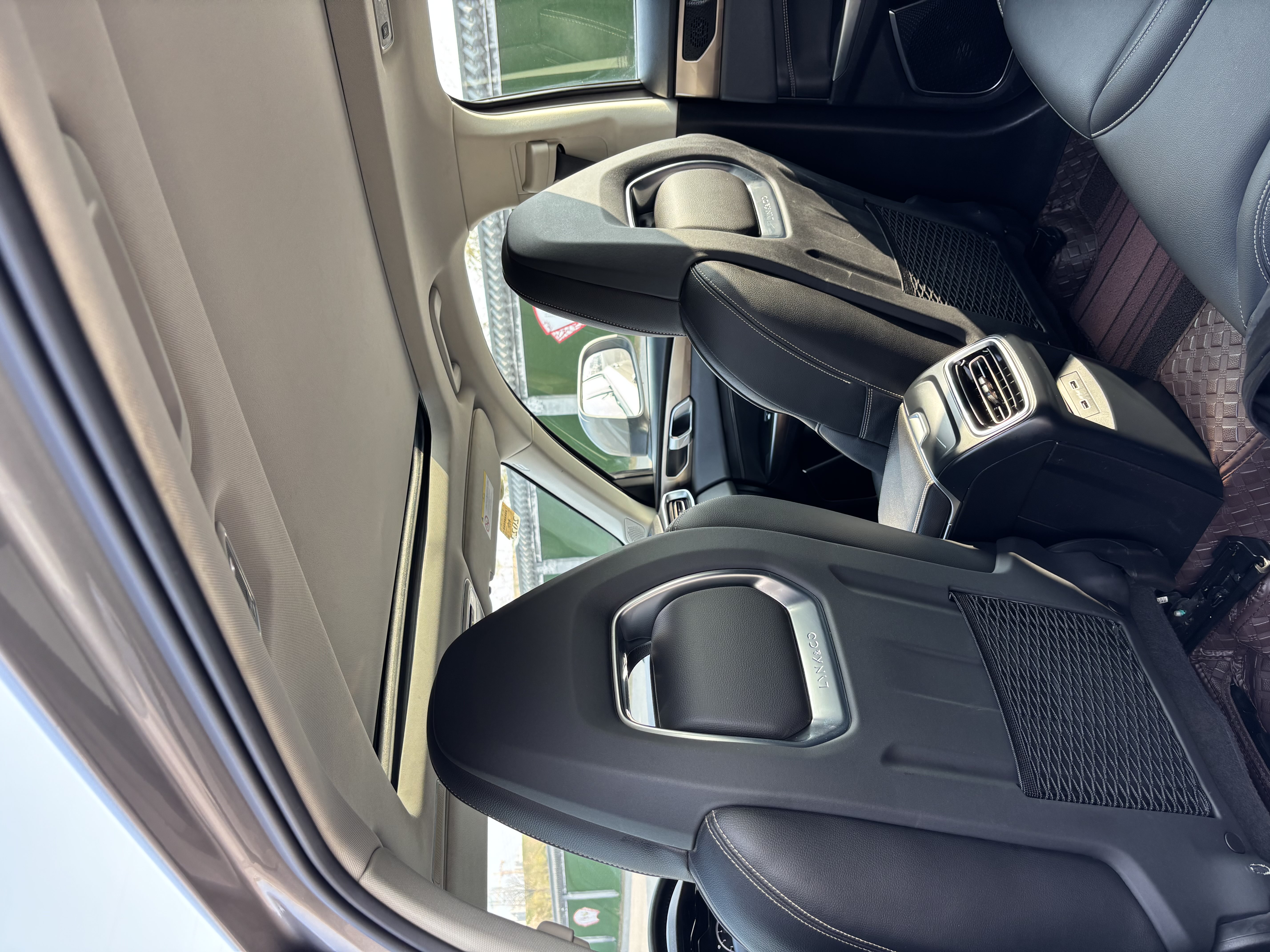 Lynk & Co 2019 #5 Lynk & Co 2019 car image #5