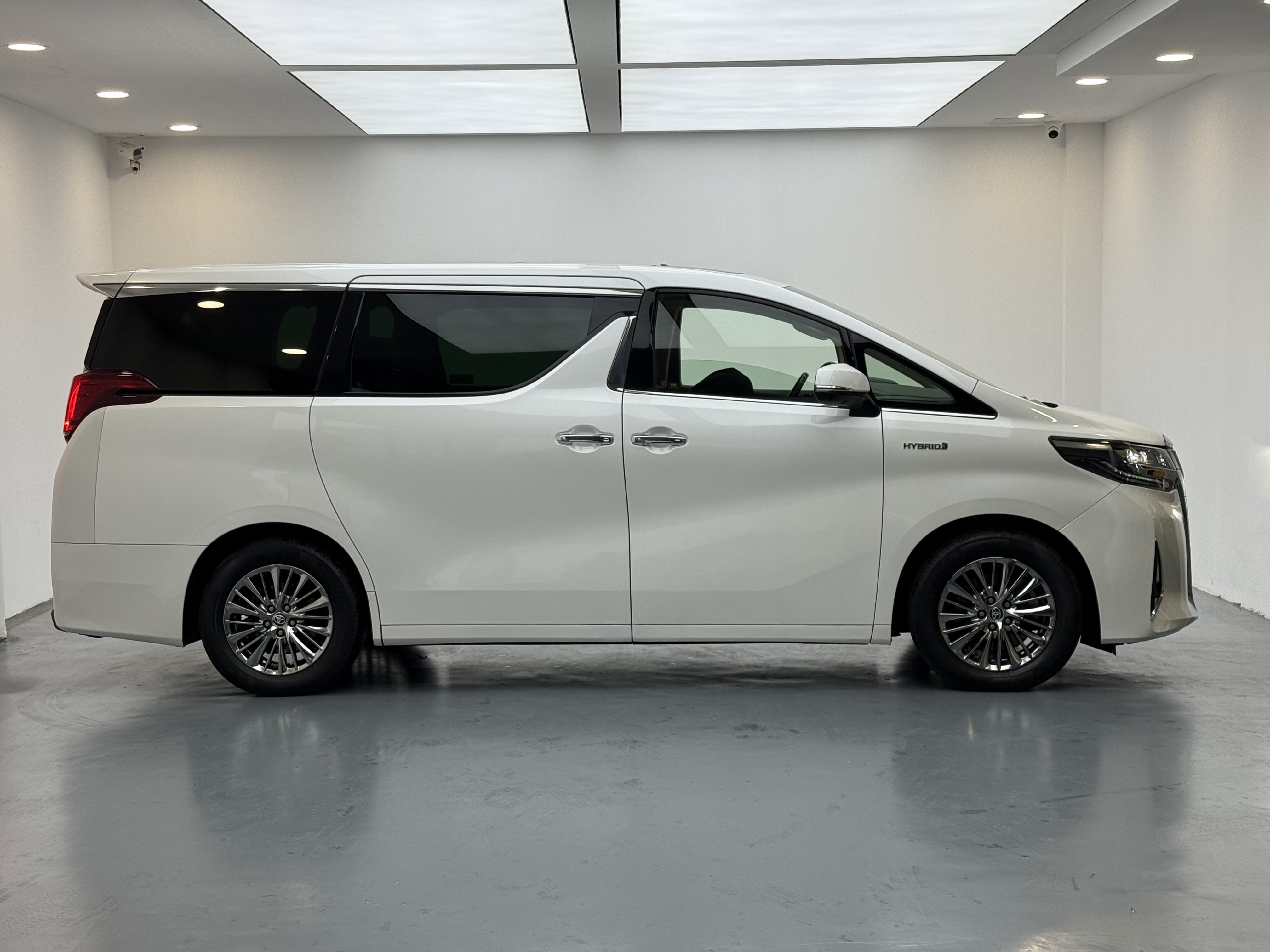 Toyota Alphard 2020 #5 Toyota Alphard 2020 car image #5