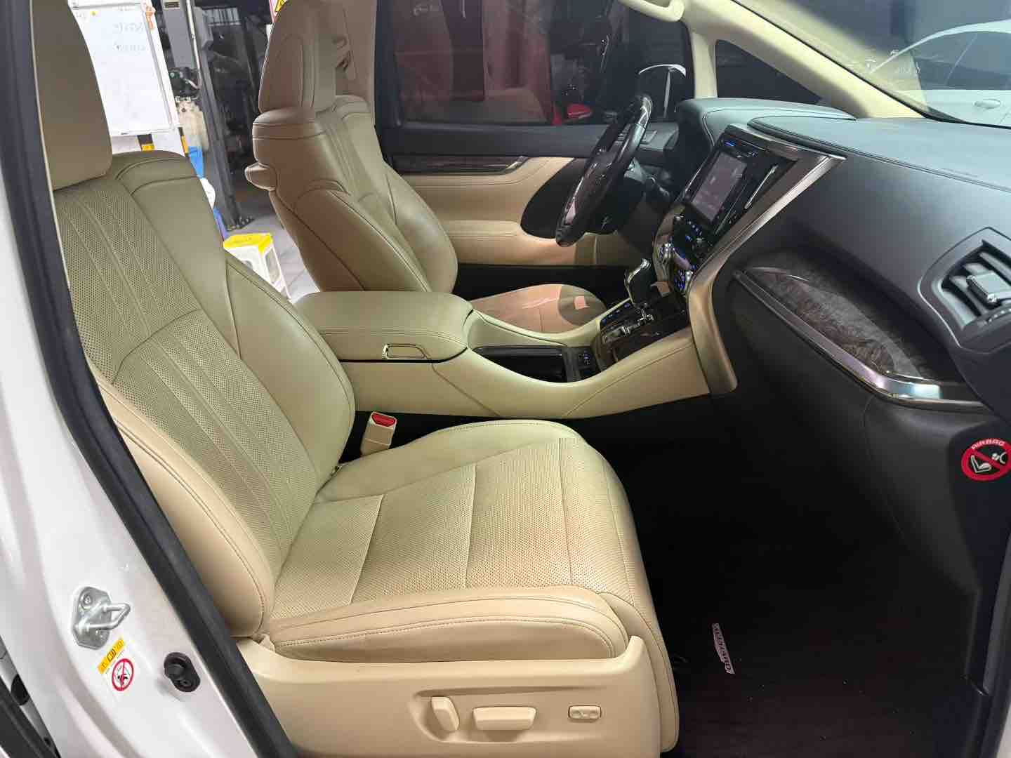 Toyota Alphard 2019 car image #5