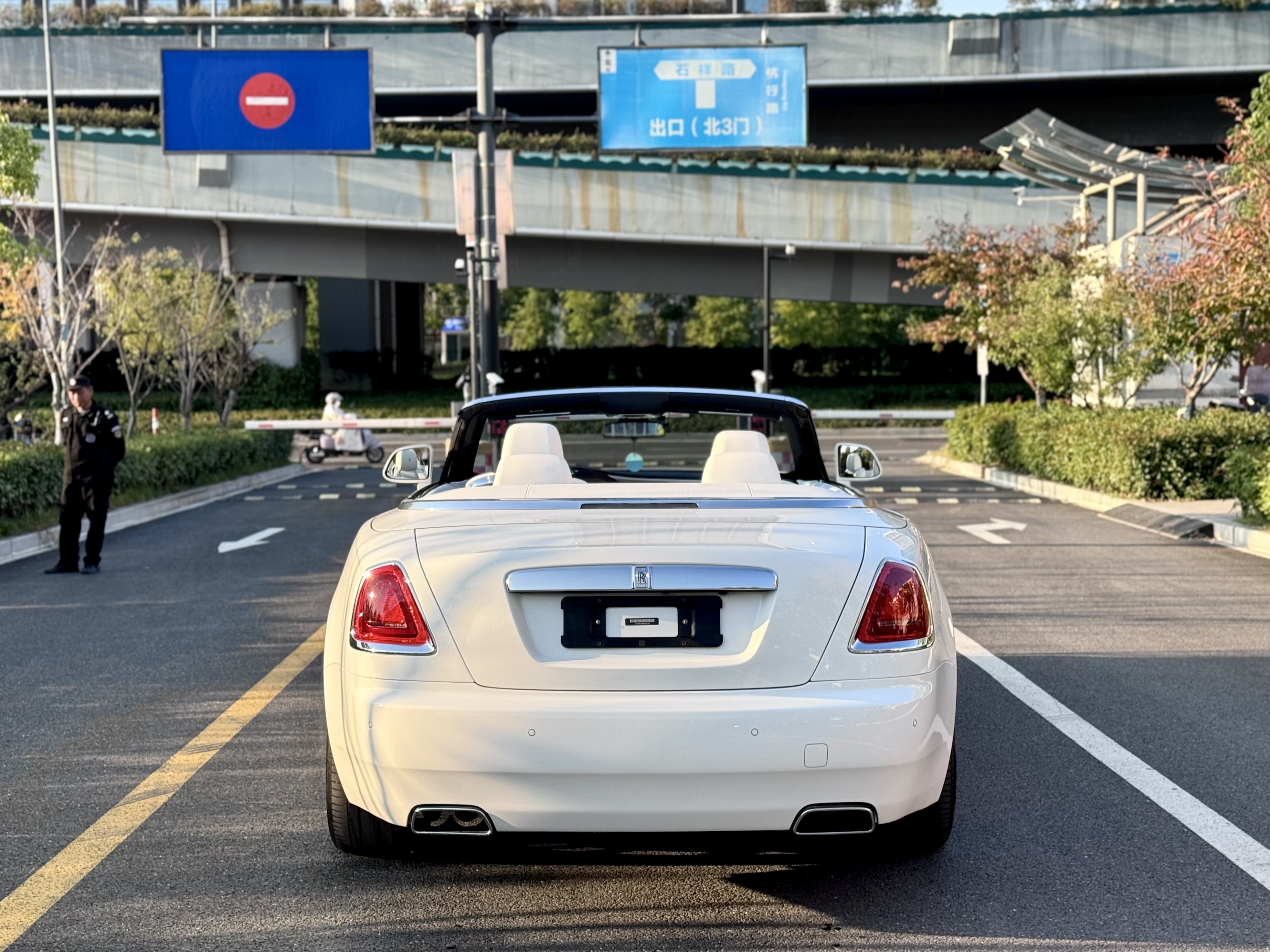 劳斯莱斯 曜影 2021 汽车图片 #5