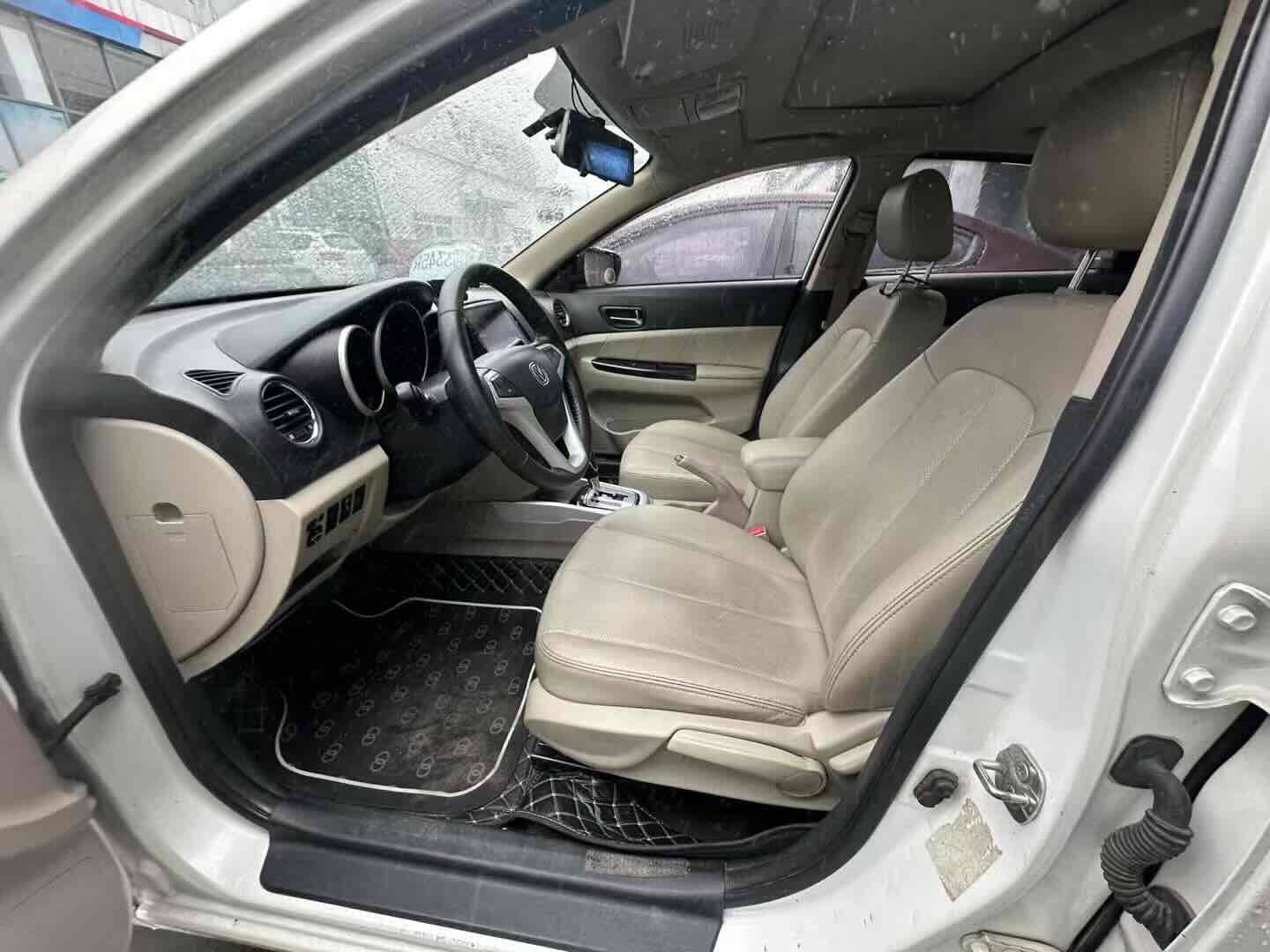 Changan Alsvin V5 2014 car image #5