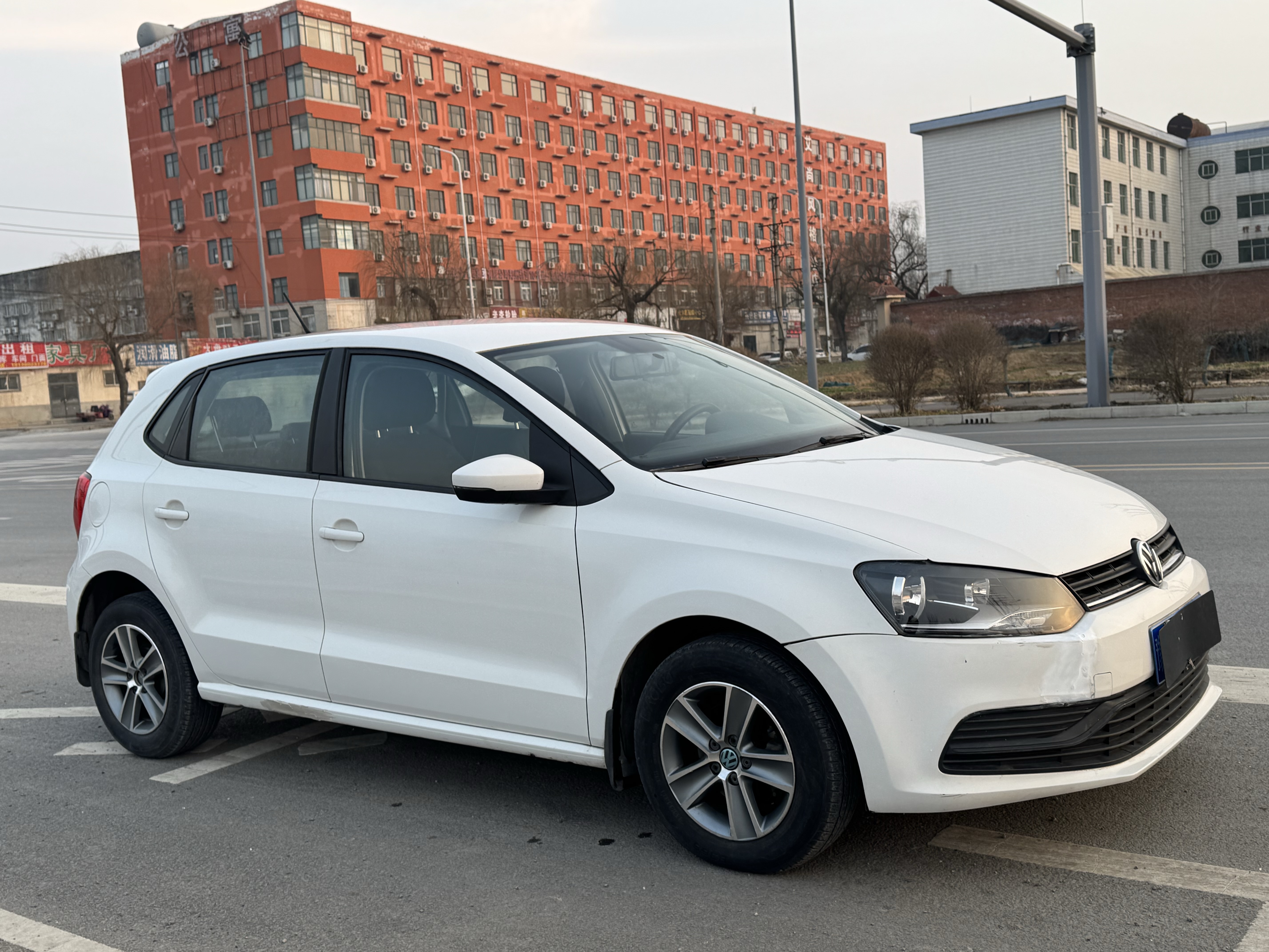 Volkswagen Polo 2015 car image #5