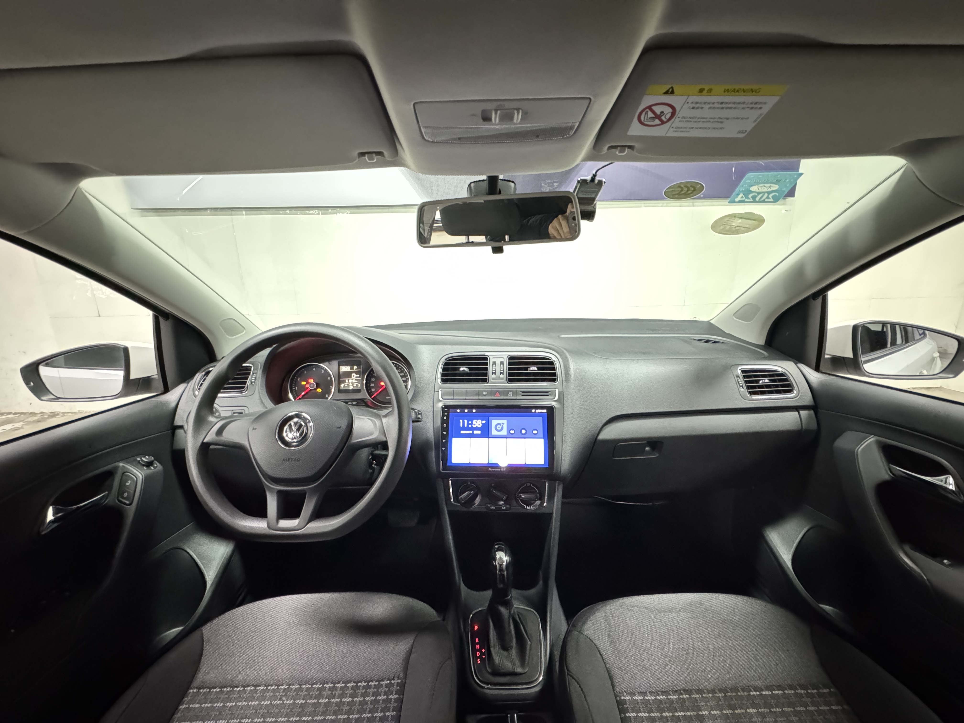 Volkswagen Polo 2016 car image #5