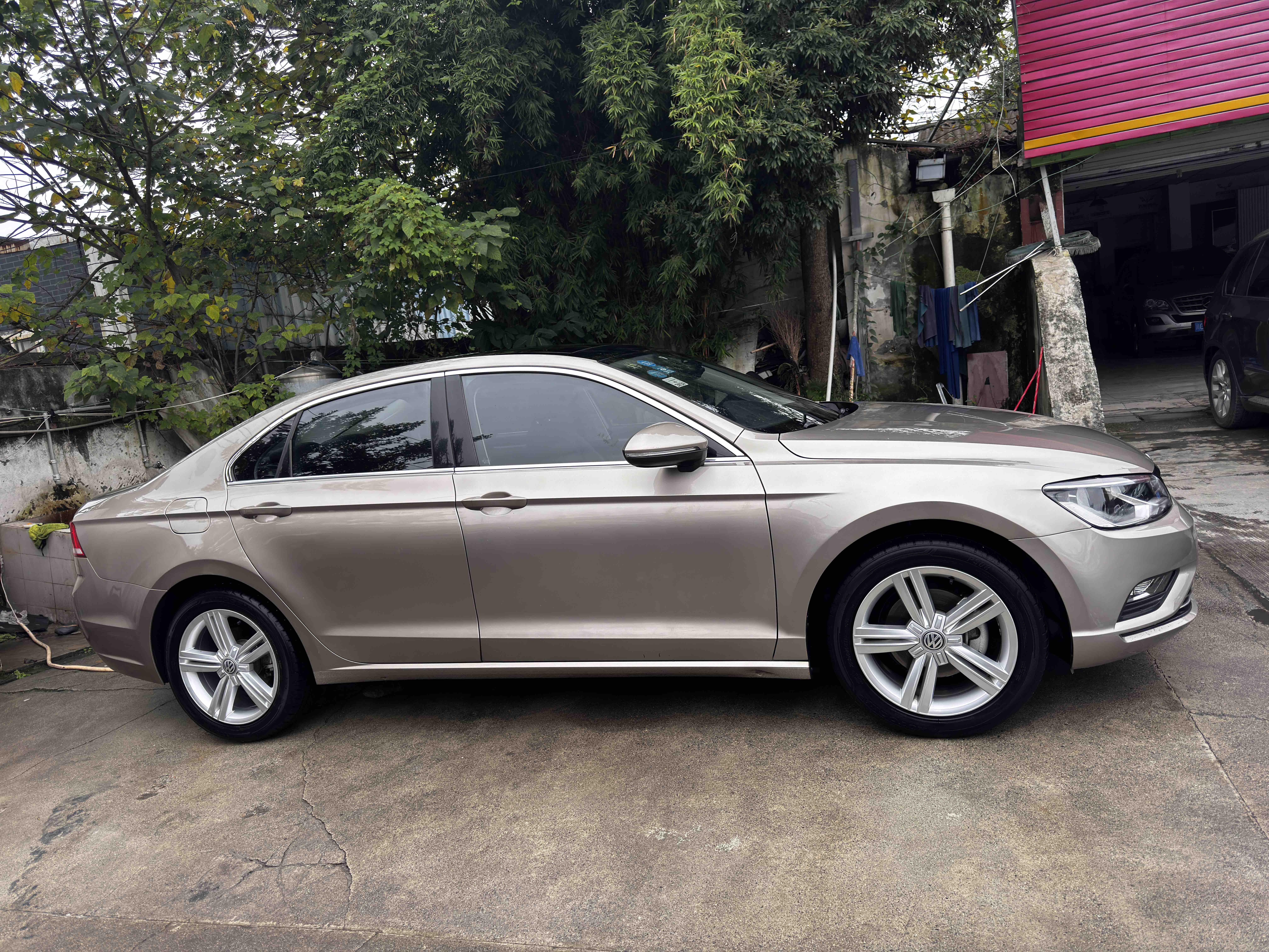 Volkswagen Lamando 2016 immagine di auto #5