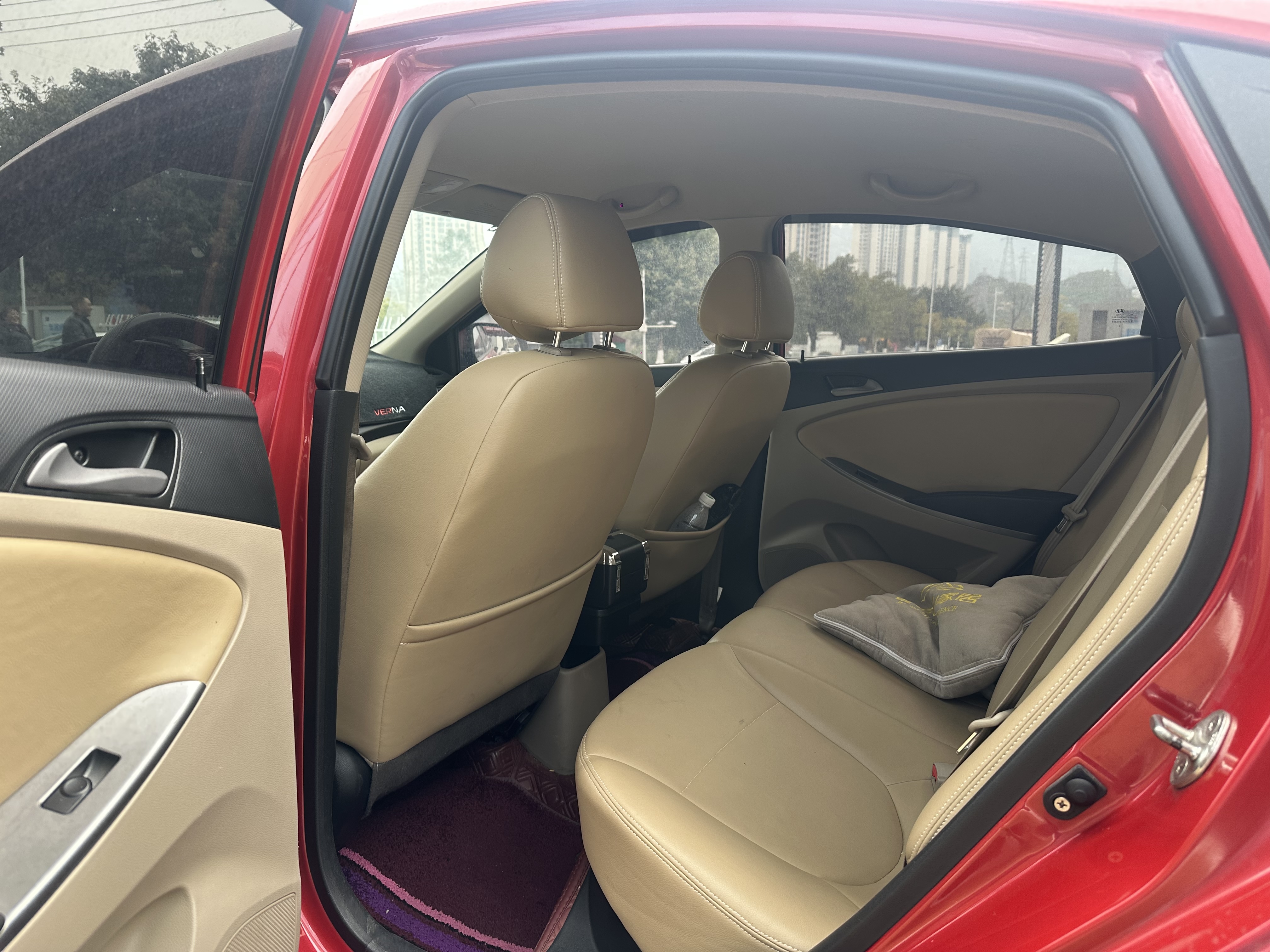 Hyundai Reina 2015 car image #5