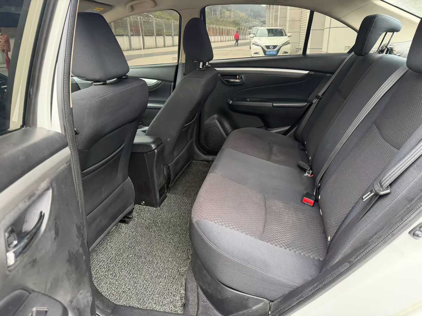 Suzuki Ciaz 2016 изображение автомобиля #5