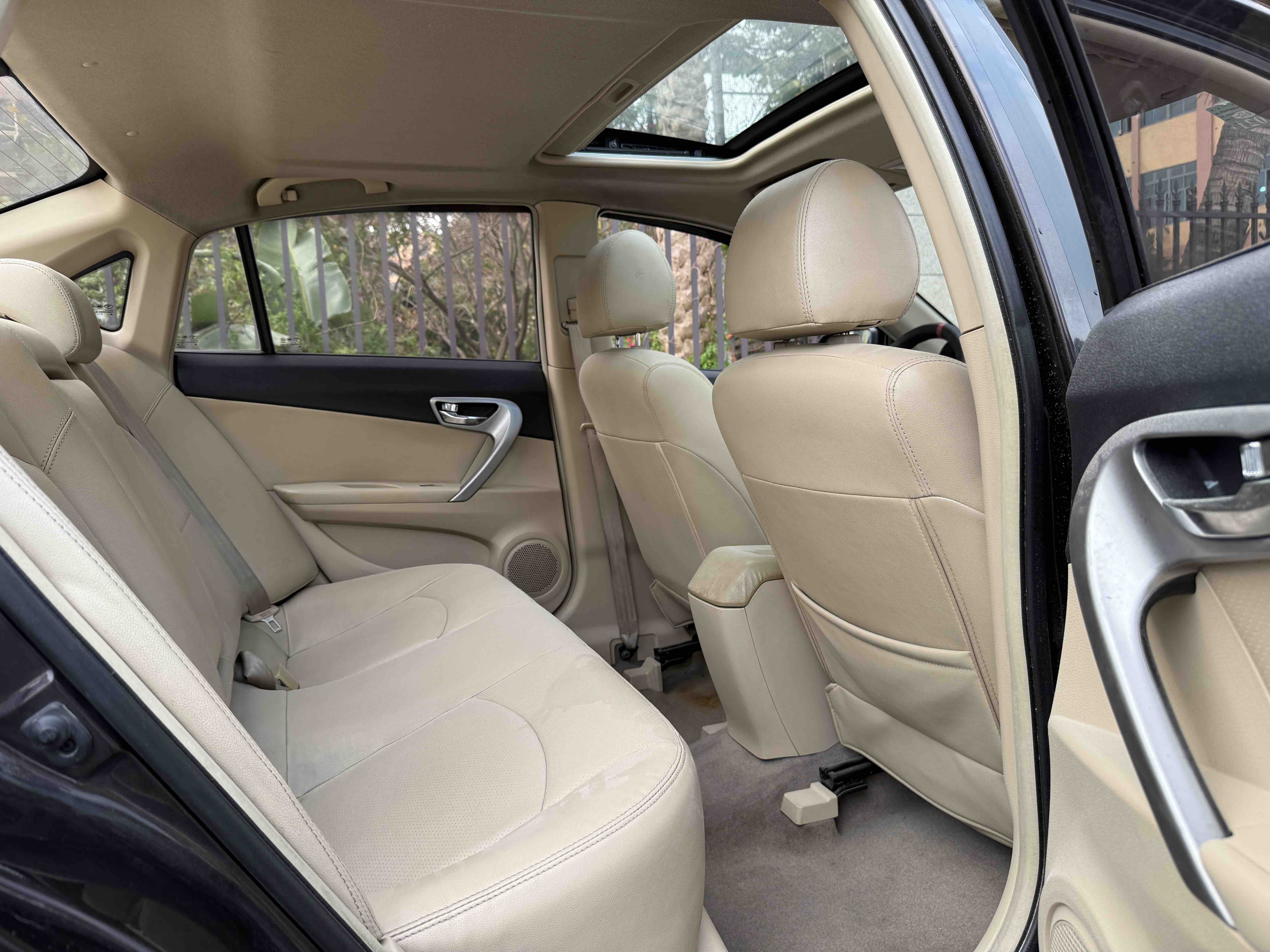 Soueast V5 Lingzhi 2013 car image #5