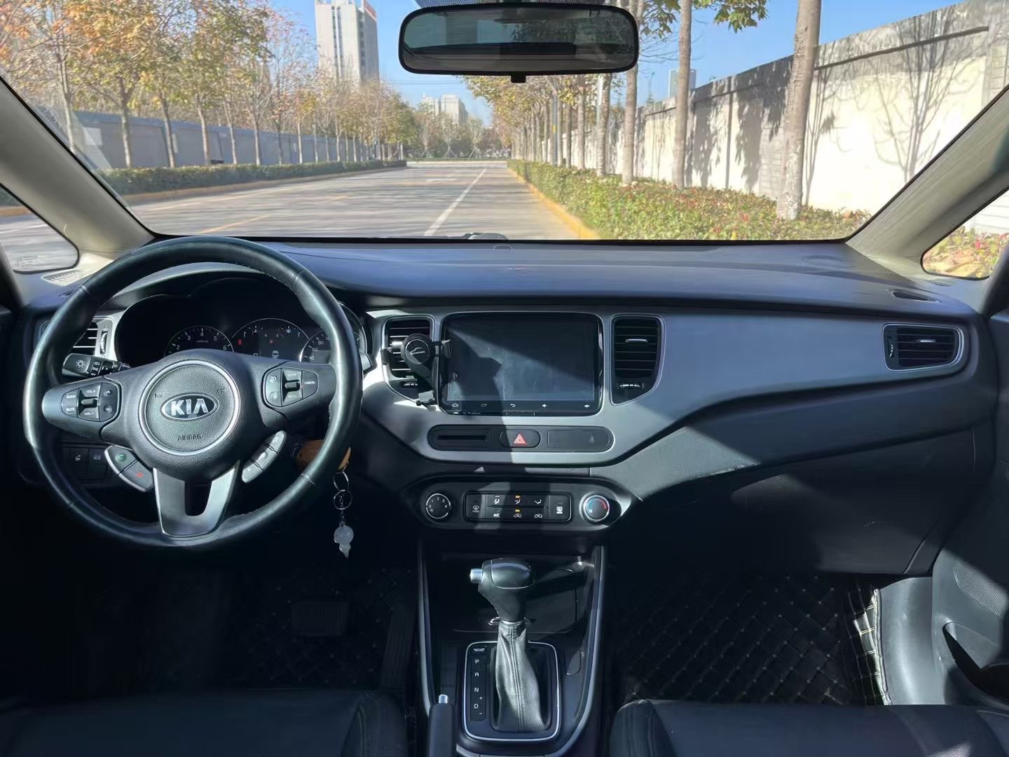 Kia Carens 2015 immagine di auto #5