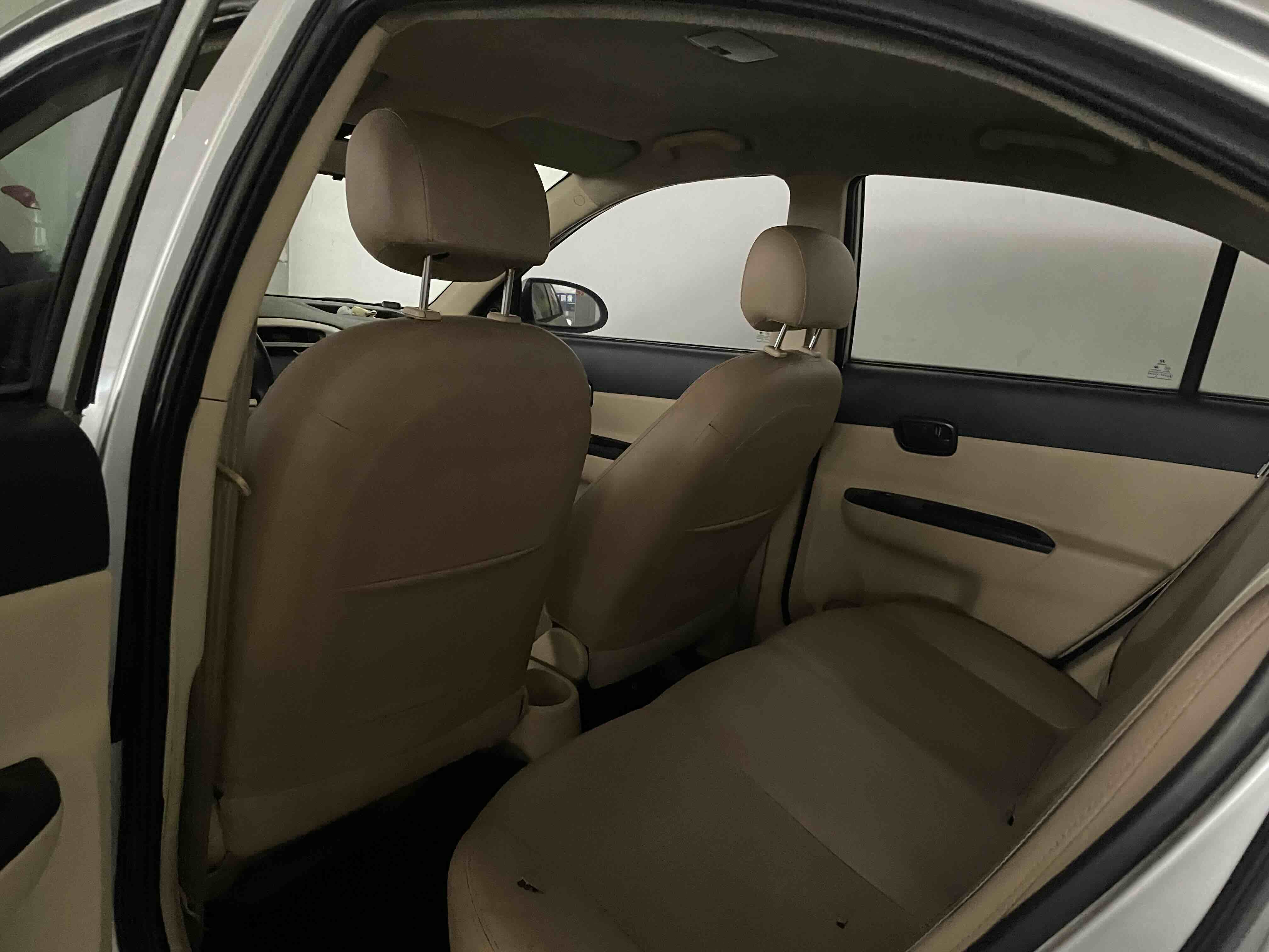 Hyundai Accent 2010 #5 Hyundai Accent 2010 car image #5