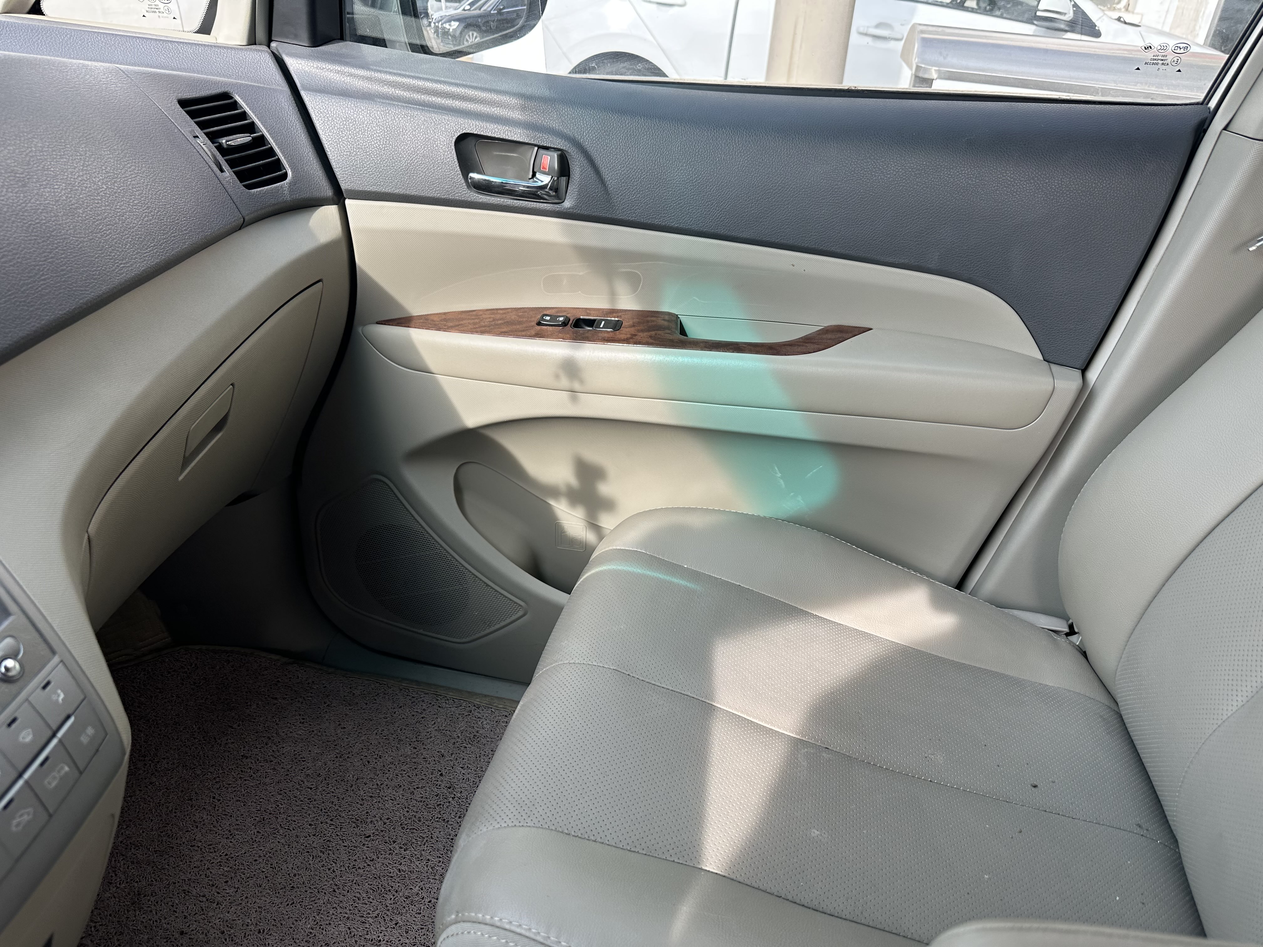 BYD M6 2015 #5 BYD M6 2015 car image #5