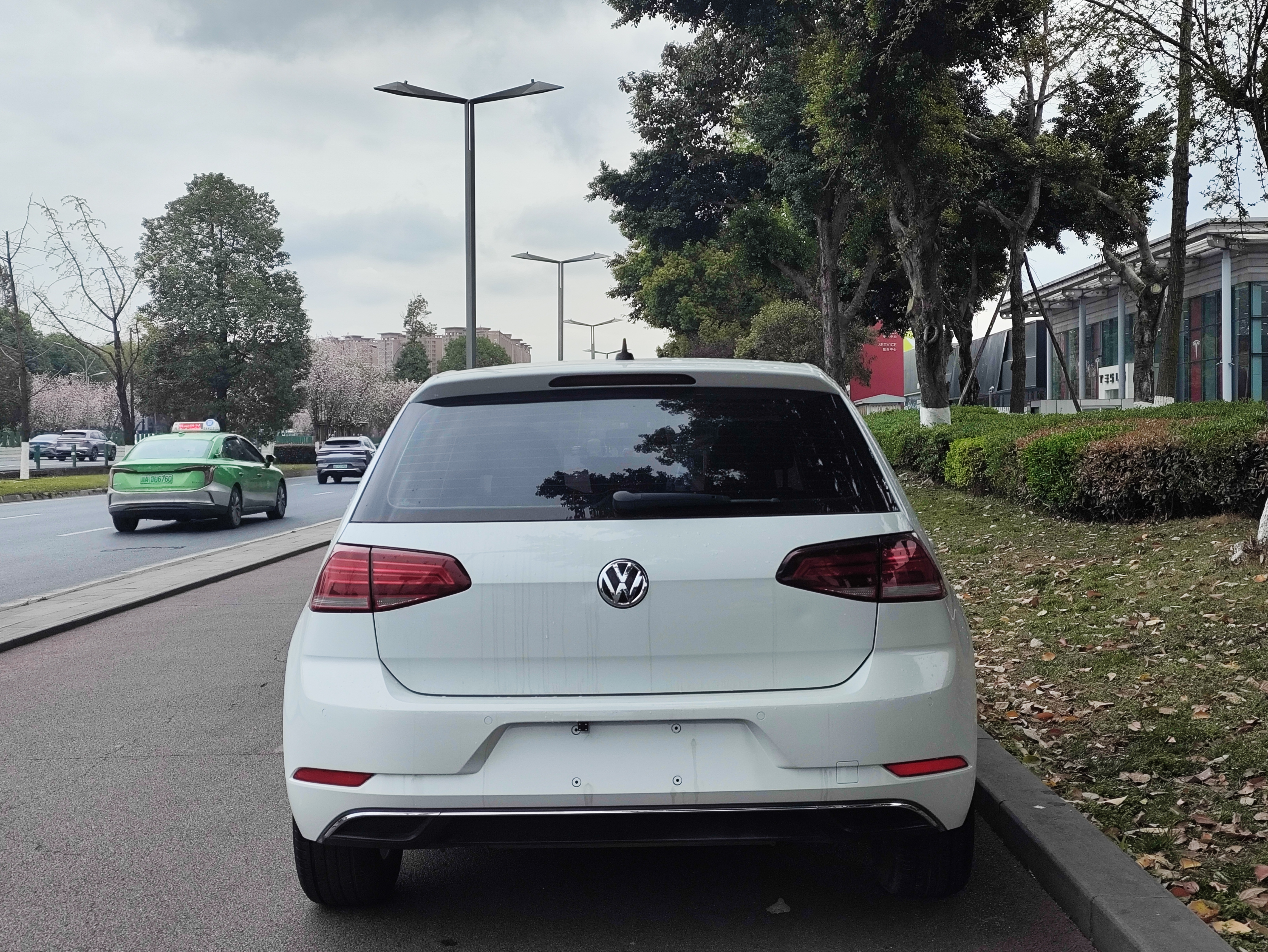 Volkswagen Golf 2019 car image #5