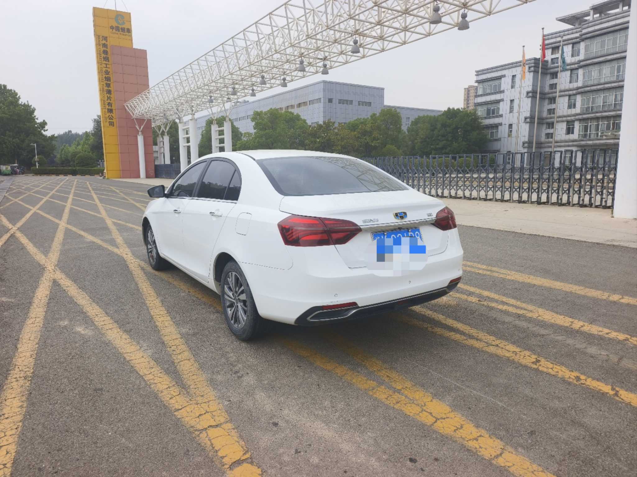 GEELY Emgrand 2019 car image #5