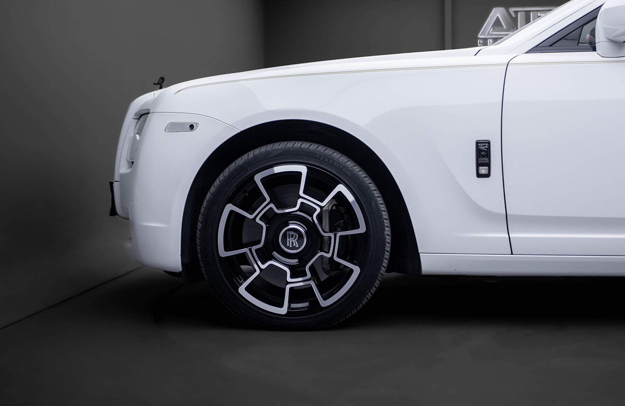 Rolls-Royce Ghost 2011 car image #5