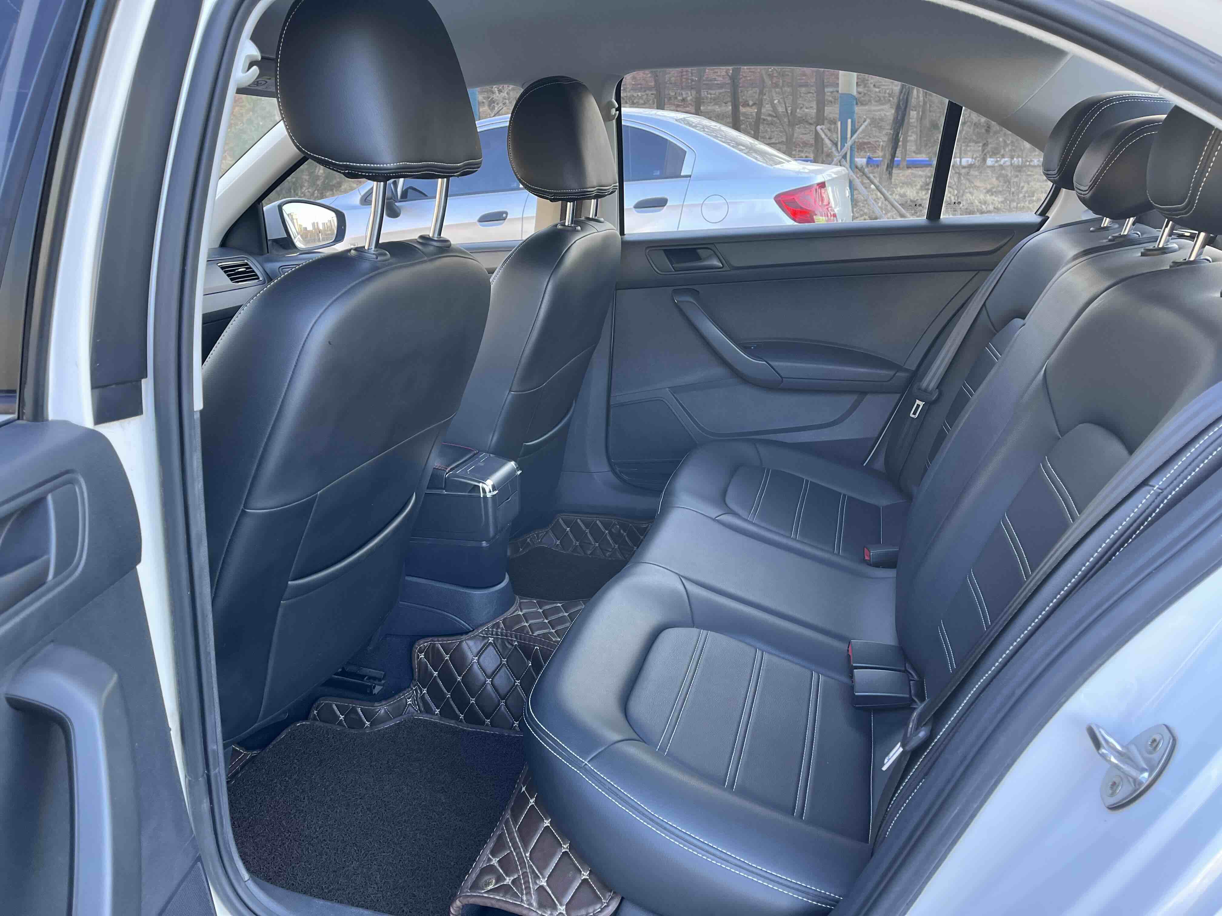 Santana 2019 car image #5
