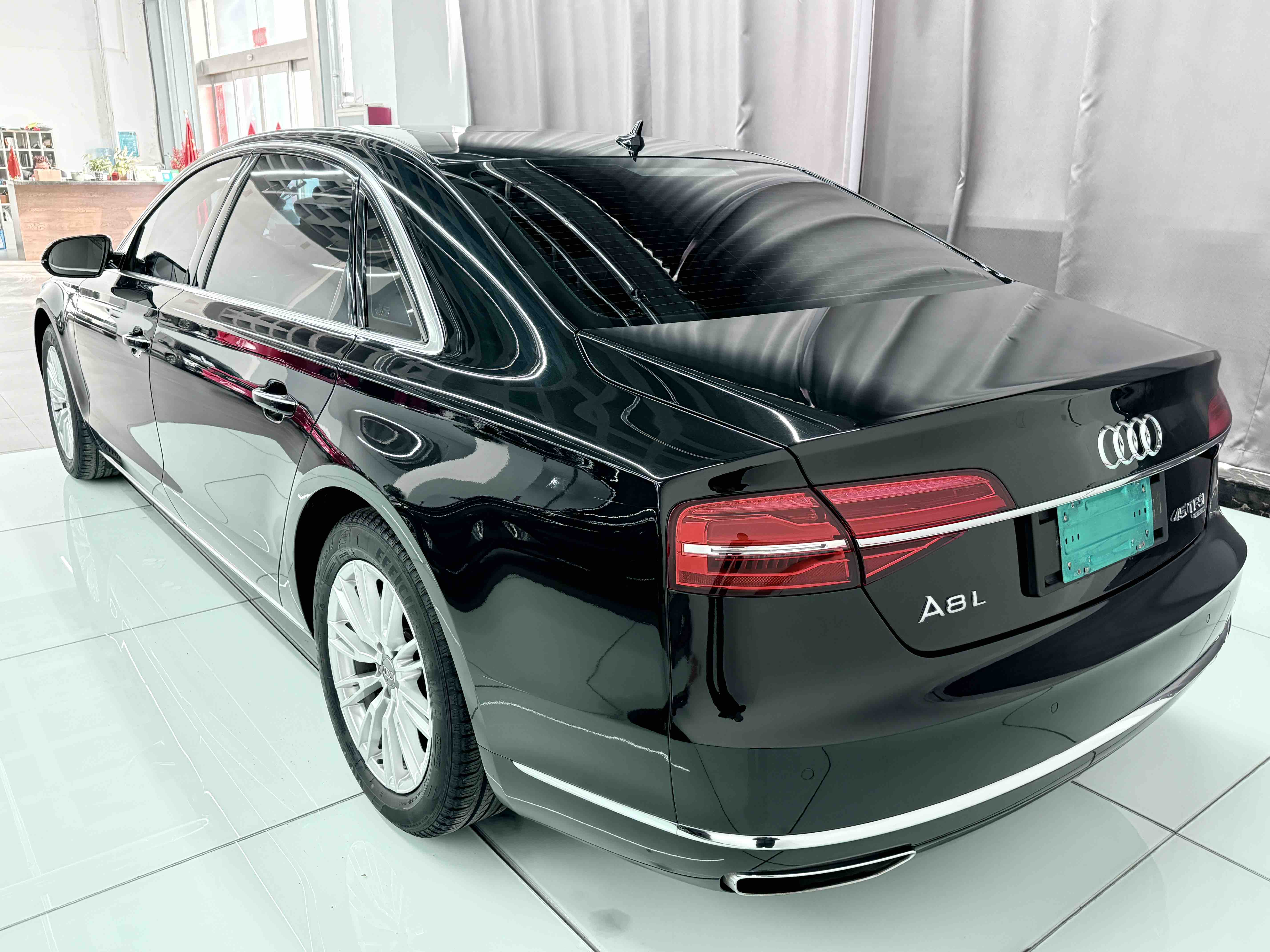 Audi A8 2015 car image #5