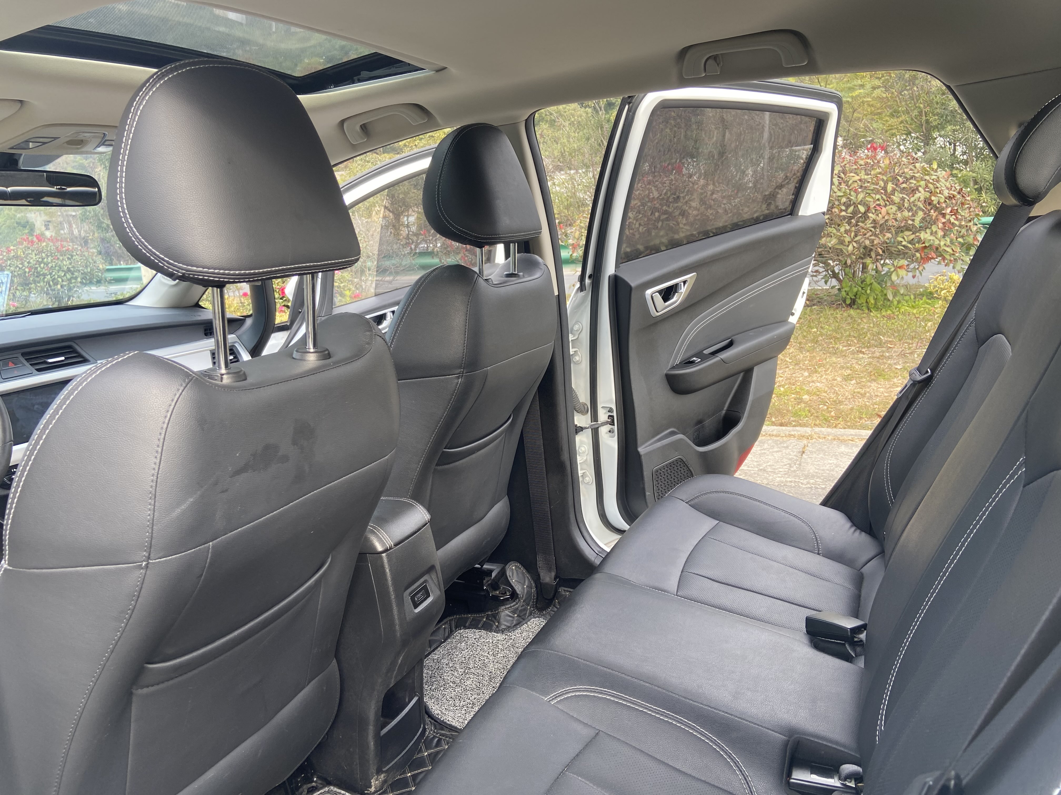 2020 immagine di auto #5