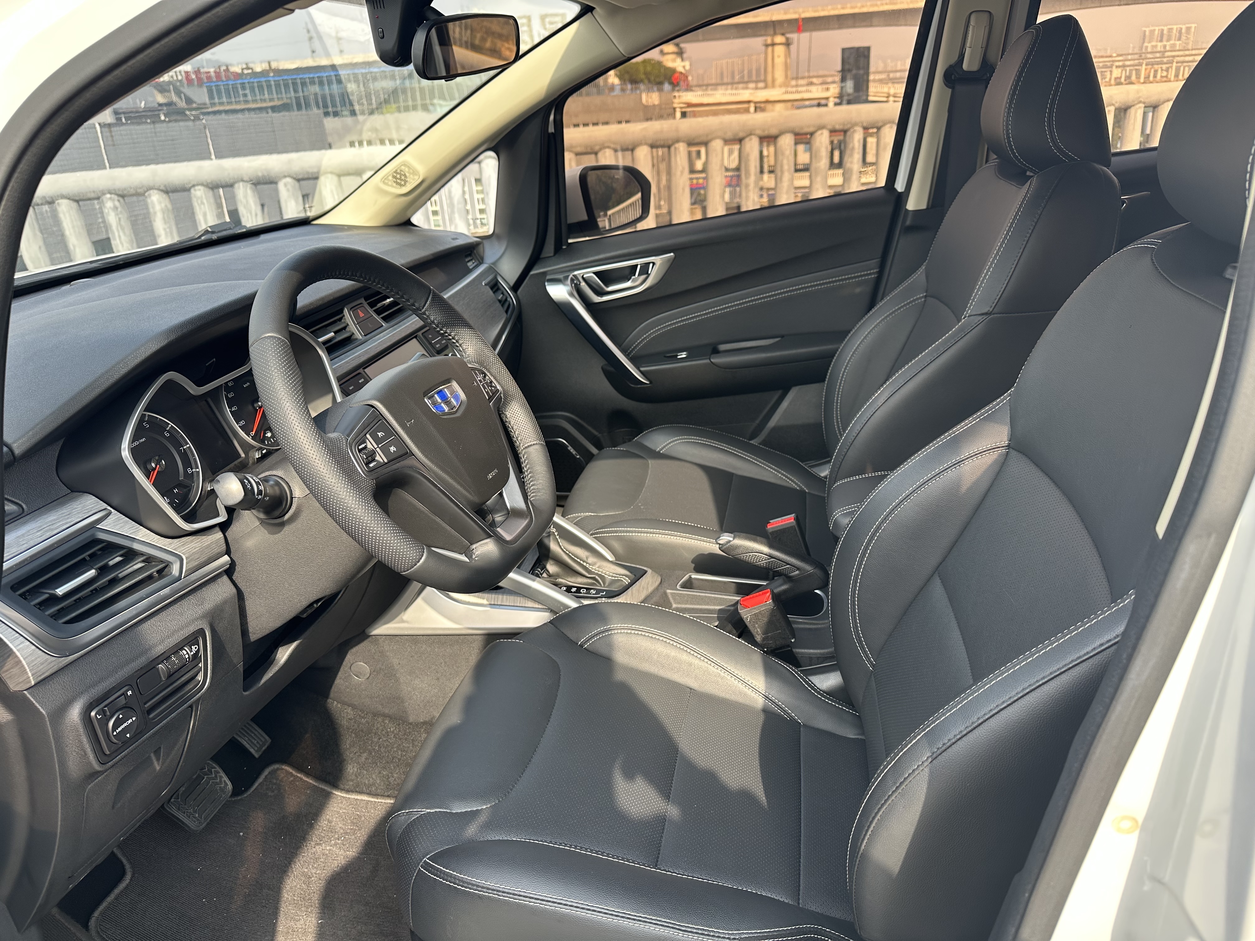 GEELY Vision X3 2019 car image #5
