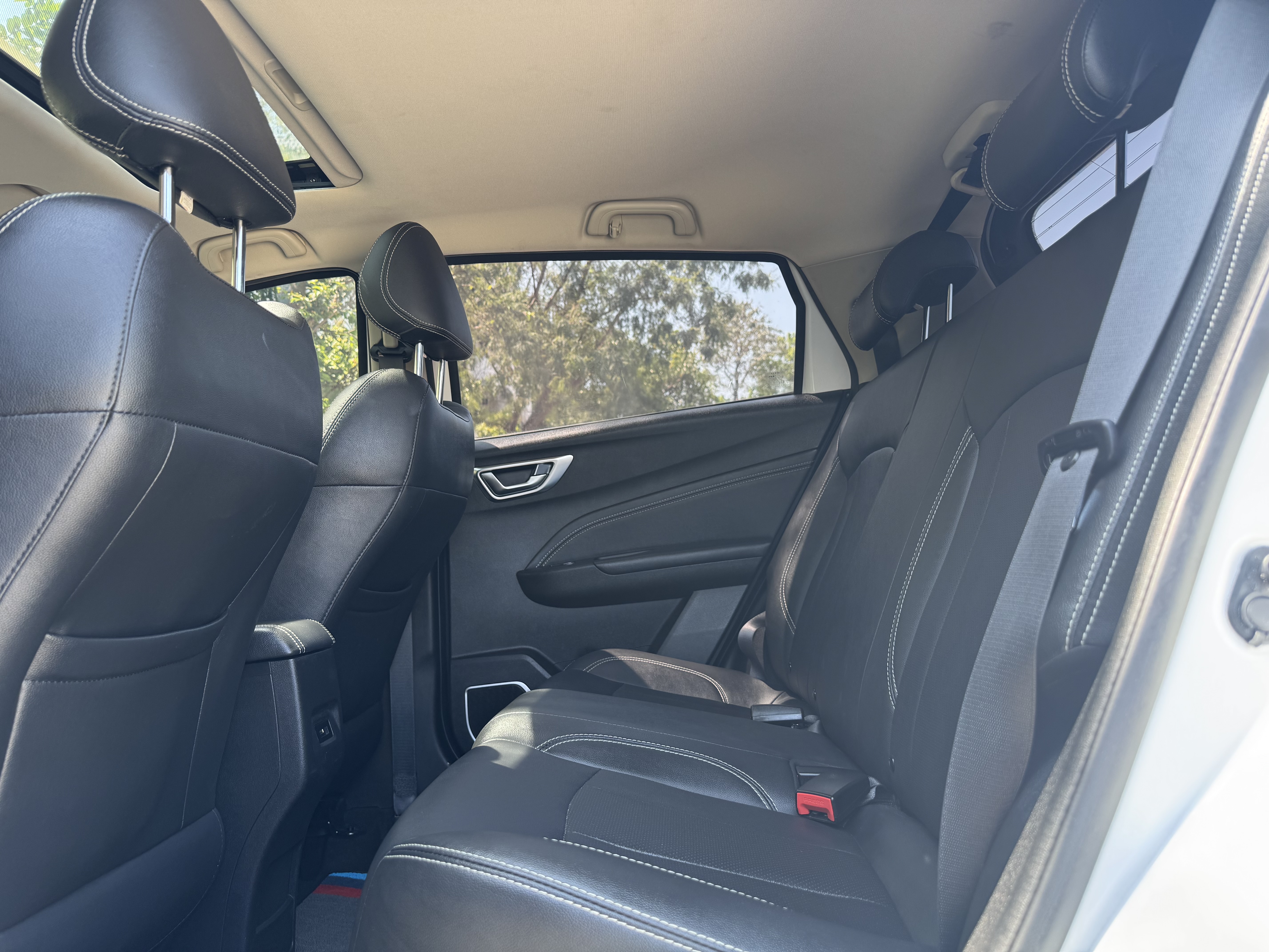 2019 car image #5