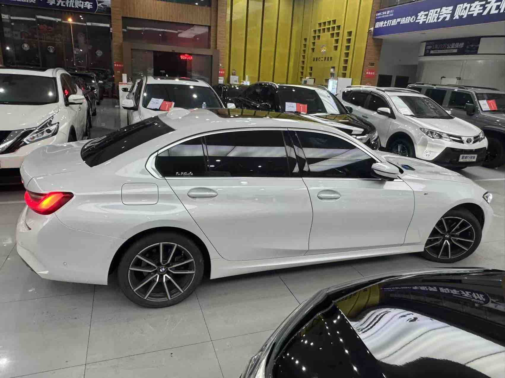 BMW 3 Series 2019 #5 BMW 3 Series 2019 car image #5