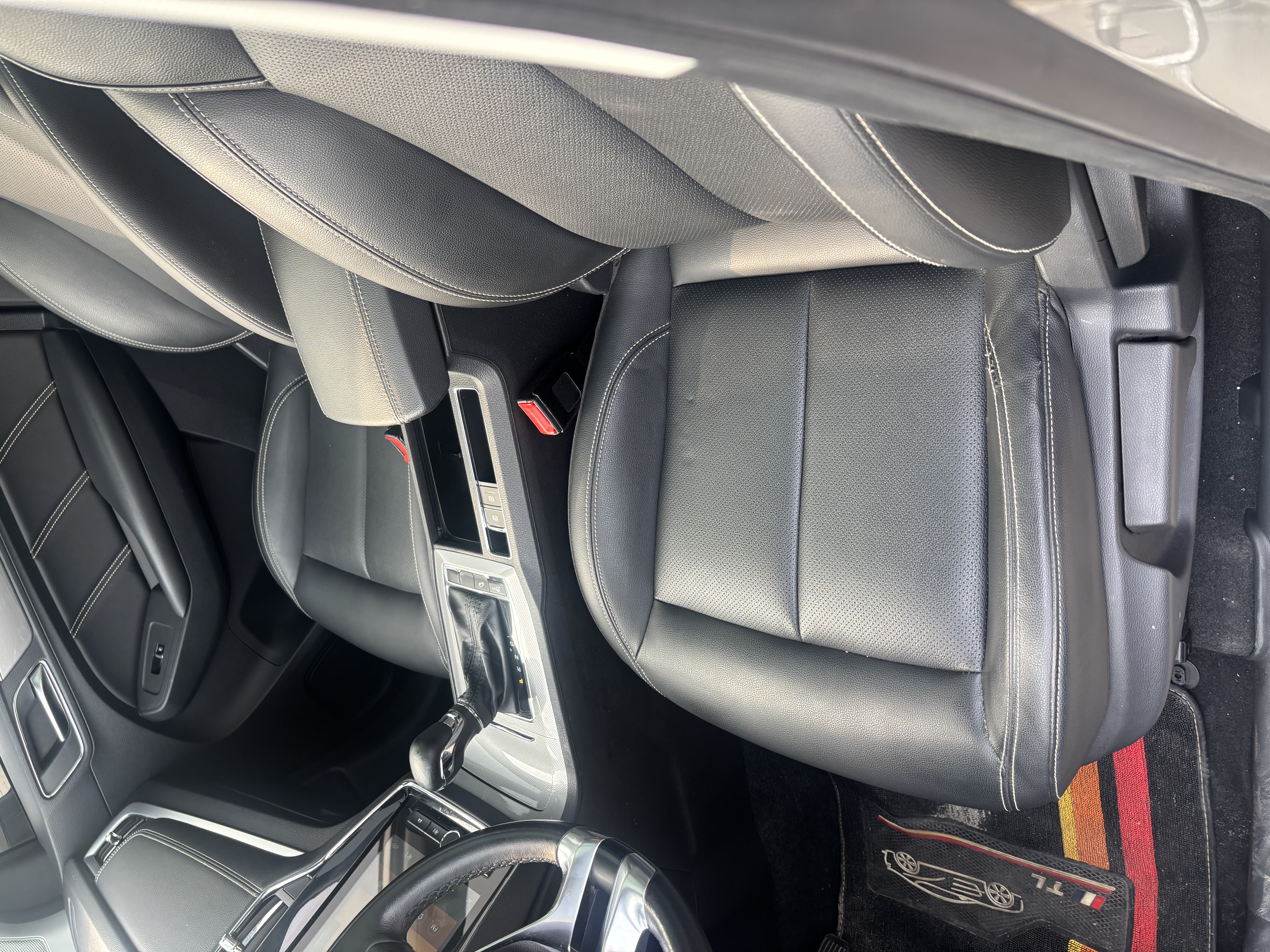 Roewe RX5 2021 изображение автомобиля #5