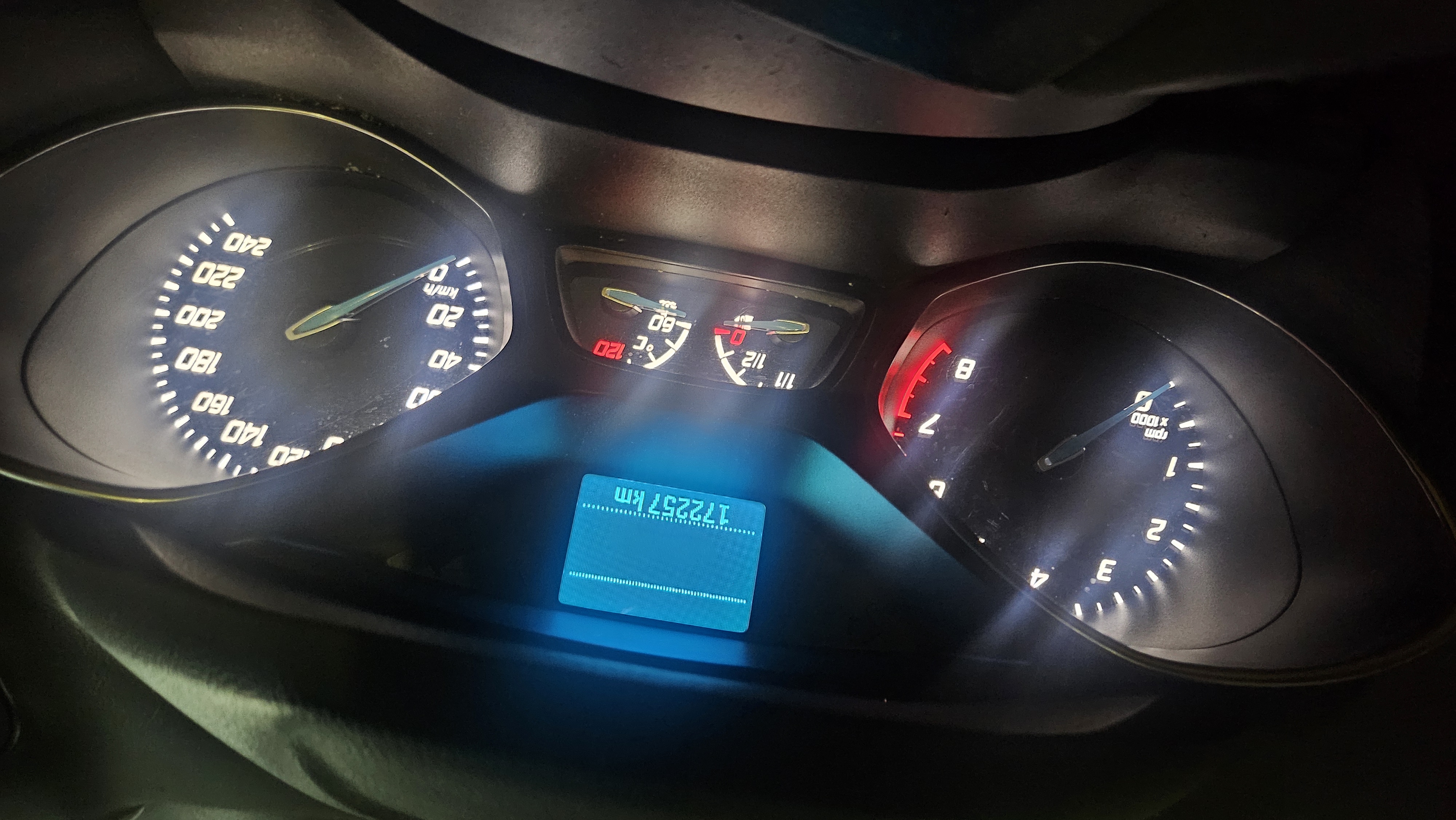 Ford Kuga 2015 صورة سيارة #5