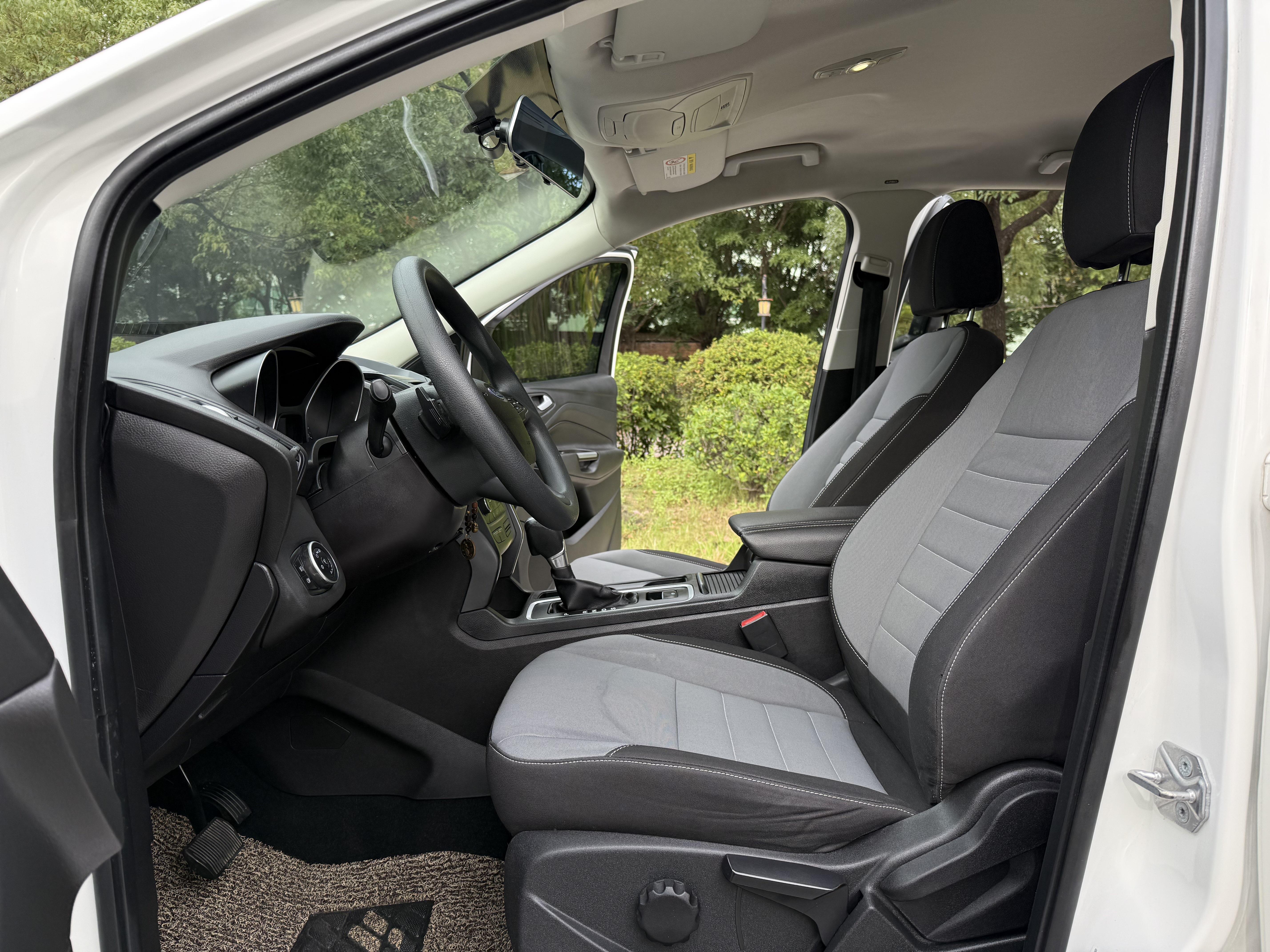 Ford Kuga 2017 car image #5