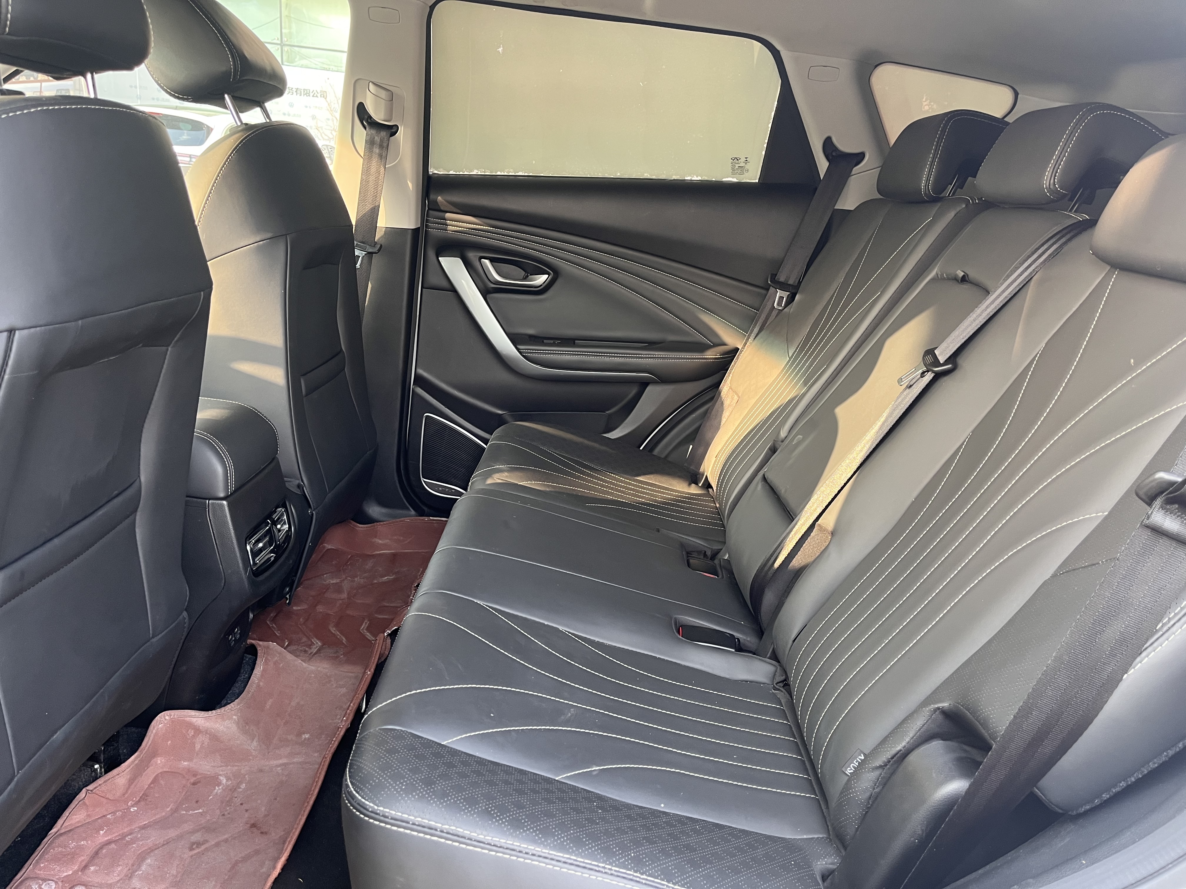 X70 2020 car image #5