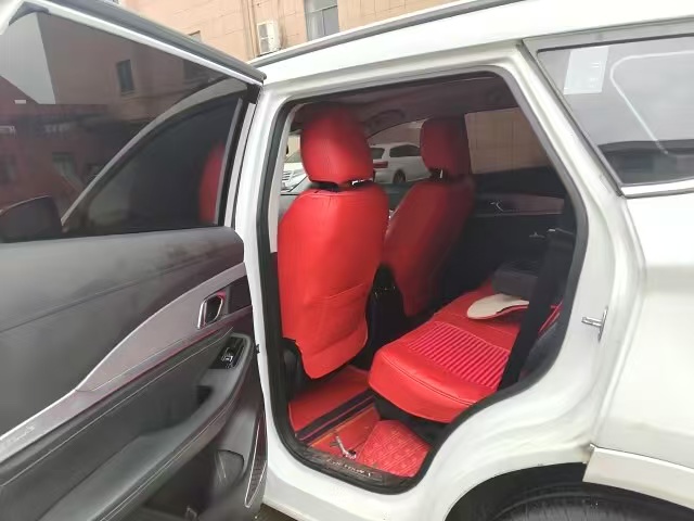 X70 2019 #5 X70 2019 car image #5