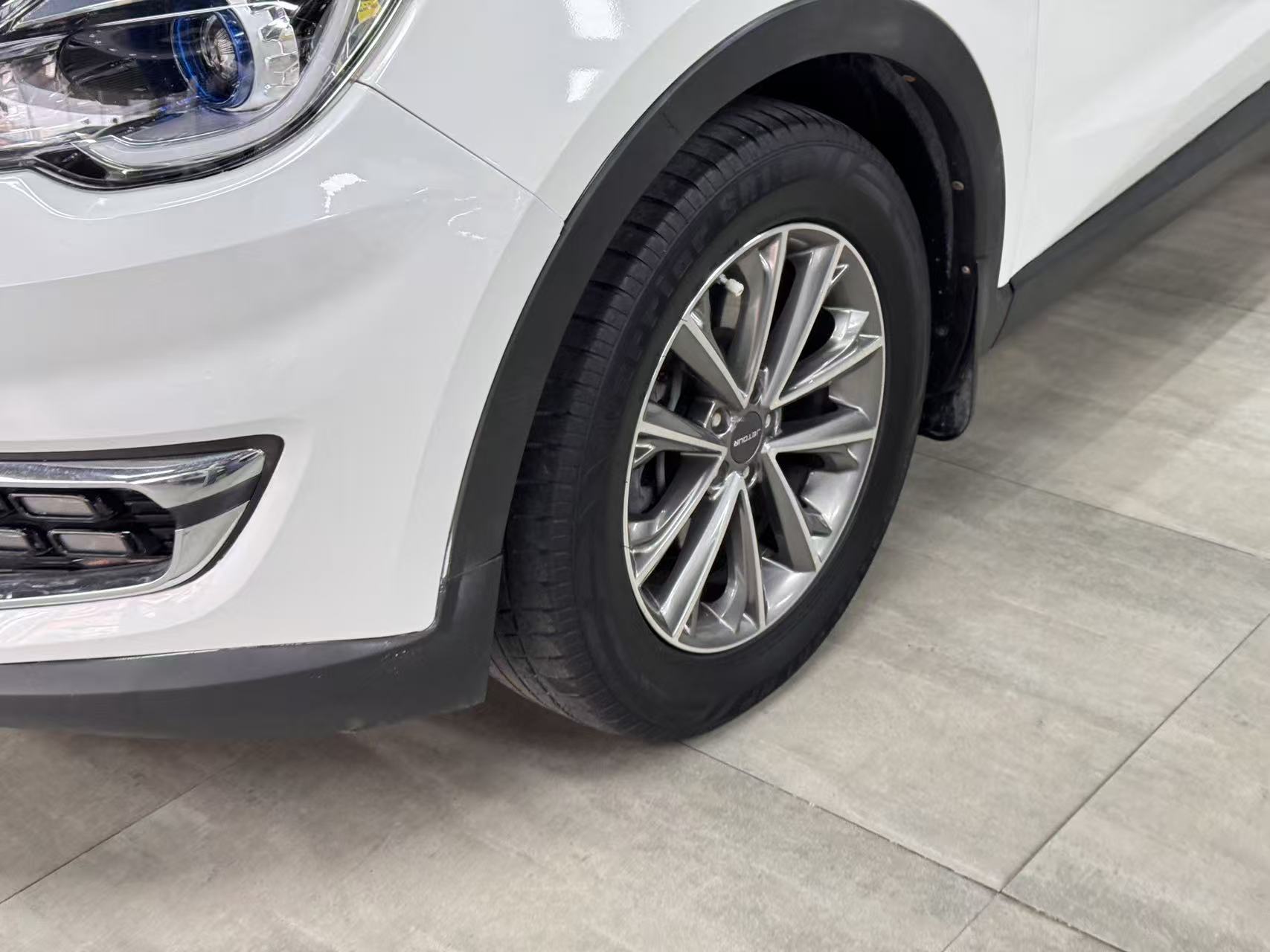 X70 2019 #5 X70 2019 car image #5