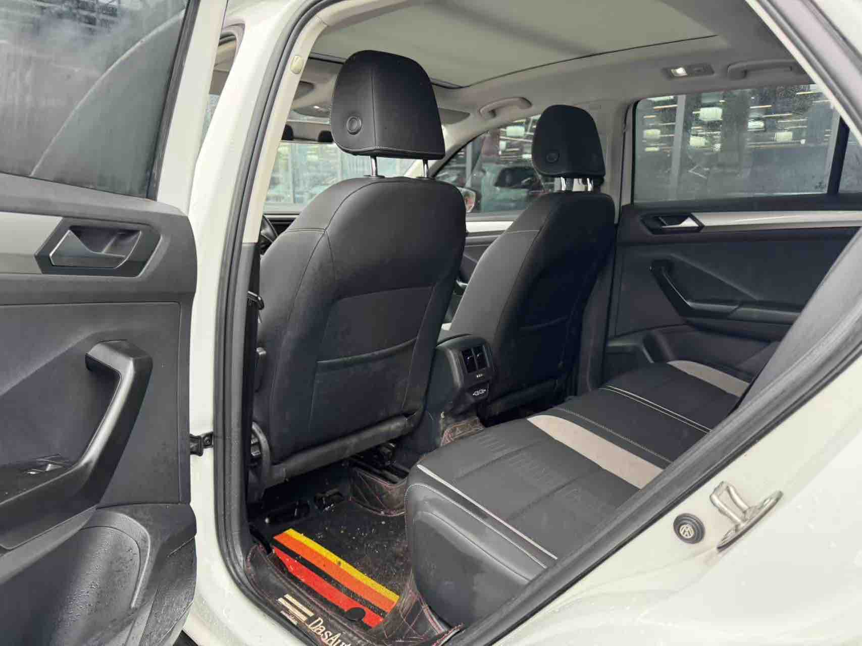Volkswagen T-Roc 2021 #5 Volkswagen T-Roc 2021 car image #5
